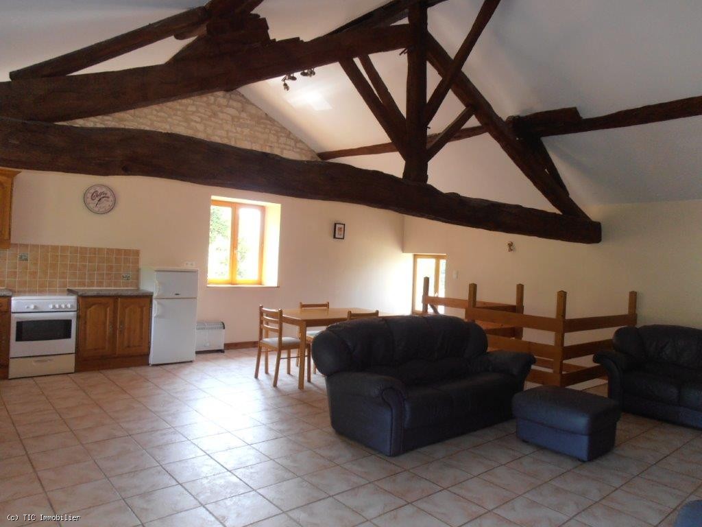 3 bedroom House in Ruffec, France – r7312