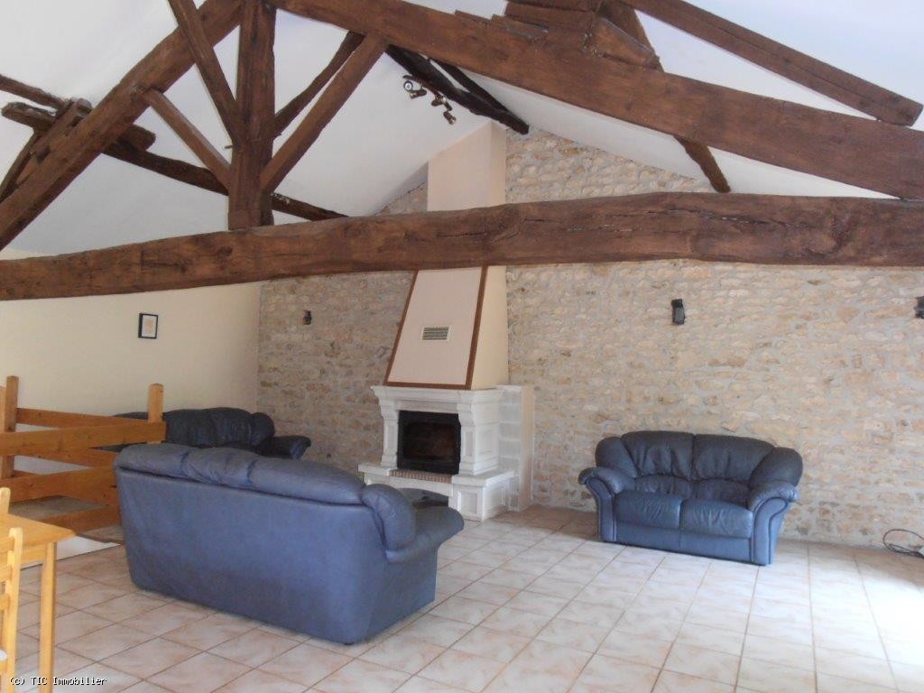 3 bedroom House in Ruffec, France – r7312