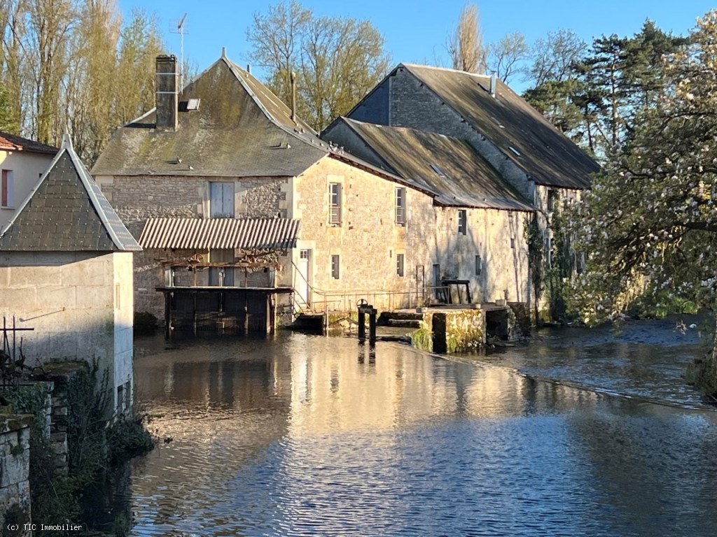 4 bedroom House in Verteuil-Sur-Charente, France – r7217