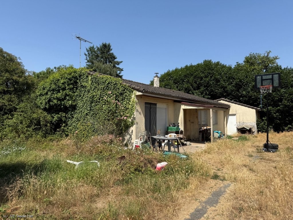 4 bedroom House in Ruffec, France – r7199