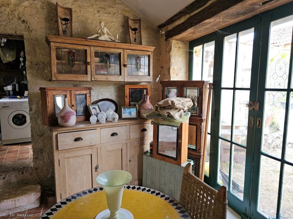 1 bedroom House in Saint-Claud, France – r7181