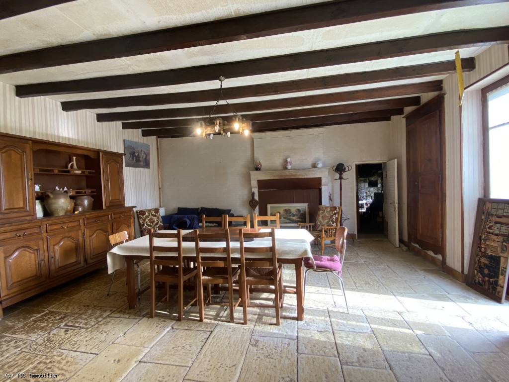 4 bedroom House in Sauze-Vaussais, Sauzé-Vaussais, France – r7126