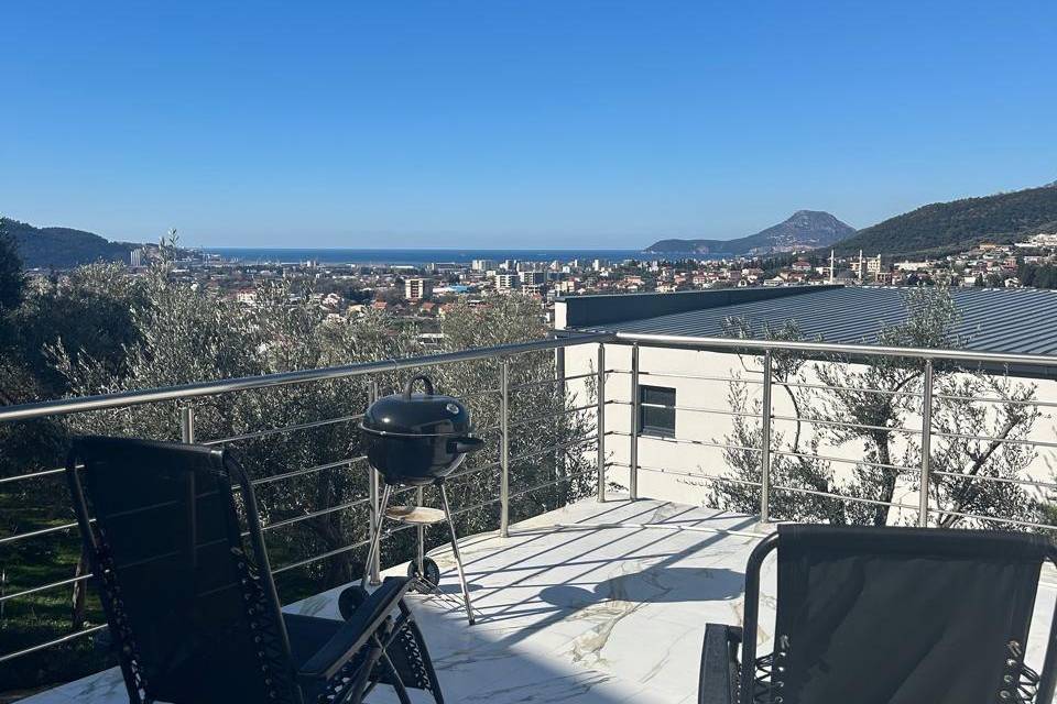 3 bedroom Villa in Bar, Montenegro – CMM53053