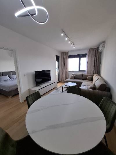 2 bedroom Apartment in Becici, Montenegro – CMM53052