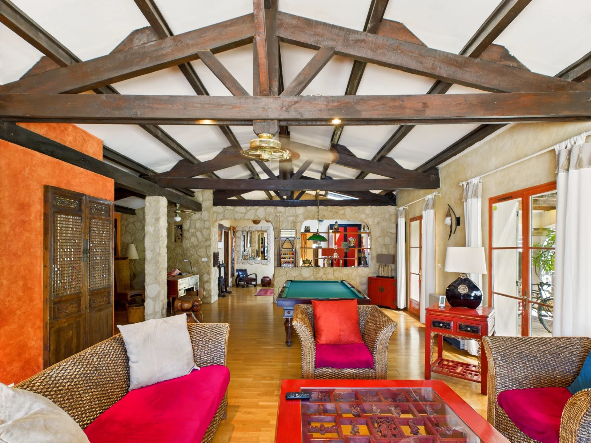 Exceptional property of approximately 400 m² on 3,400 m² of land in Éguilles, Provence-Alpes-Côte d’Azur – France – BVI81537