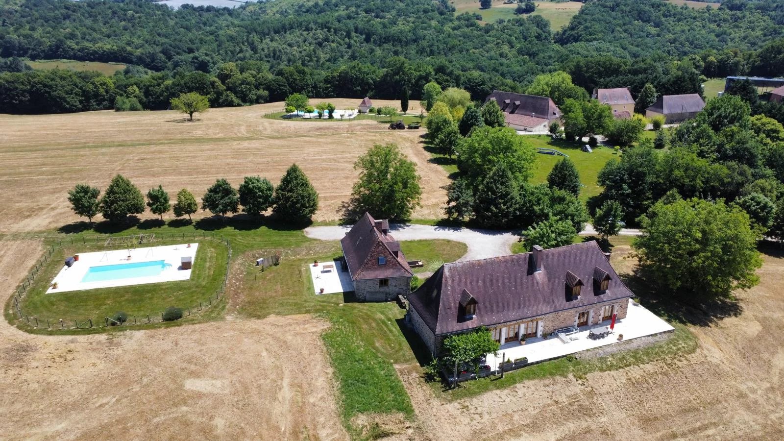Exceptional estate with multiple dwellings offering strong potential for an equestrian or tourist activity, Aquitaine – France – BVI80585