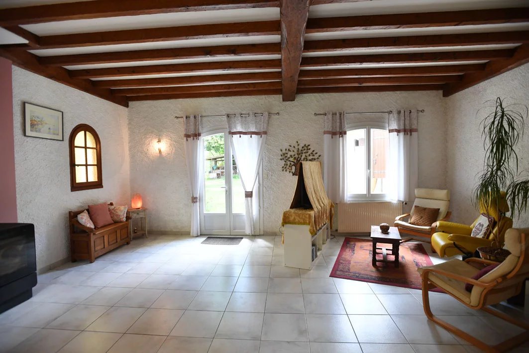 Four bedroom home with 14 hectares and a lake., Aquitaine – France – BVI81654