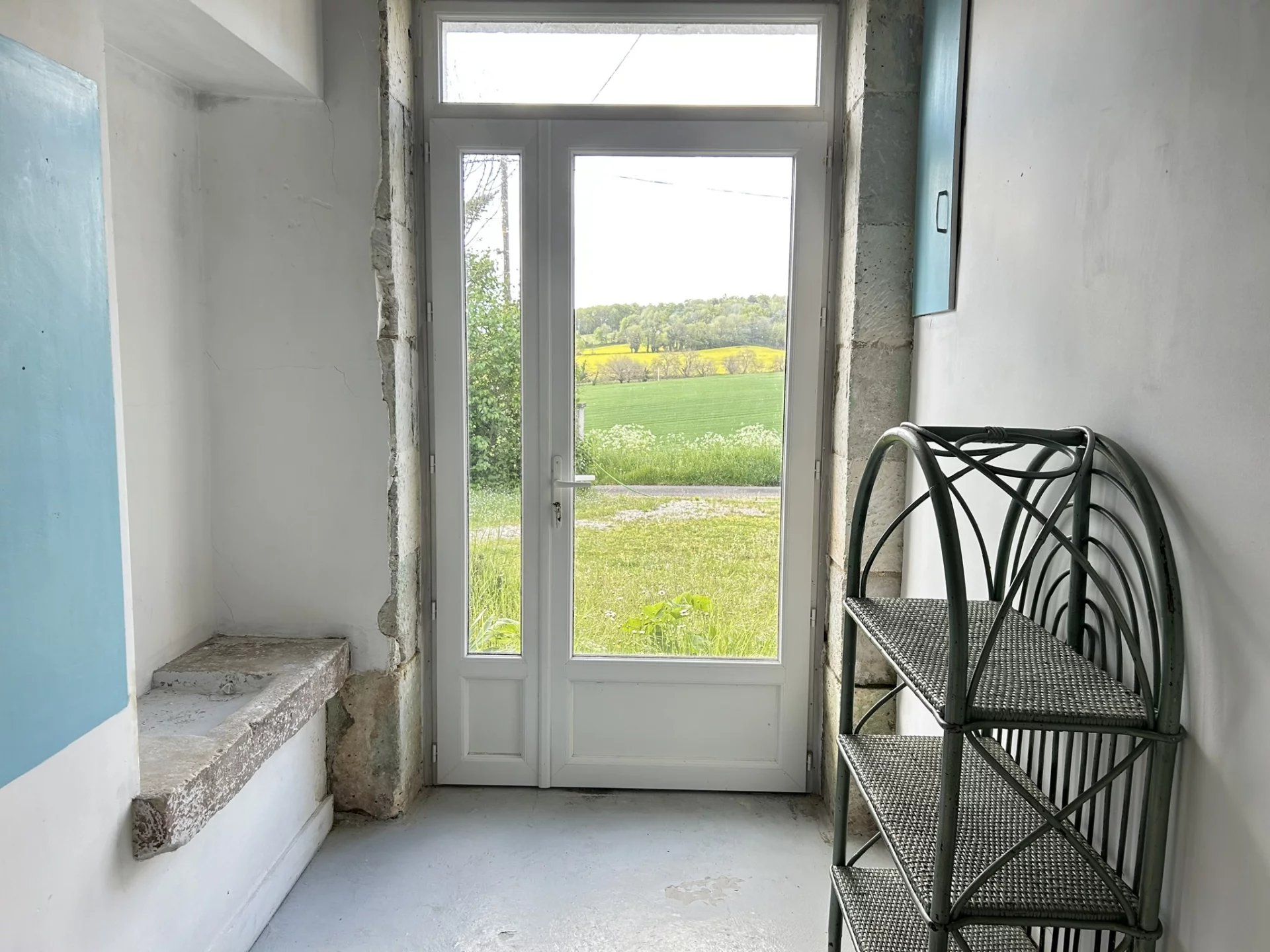 Two character houses and a large barn, Poitou-Charentes – France – BVI80689