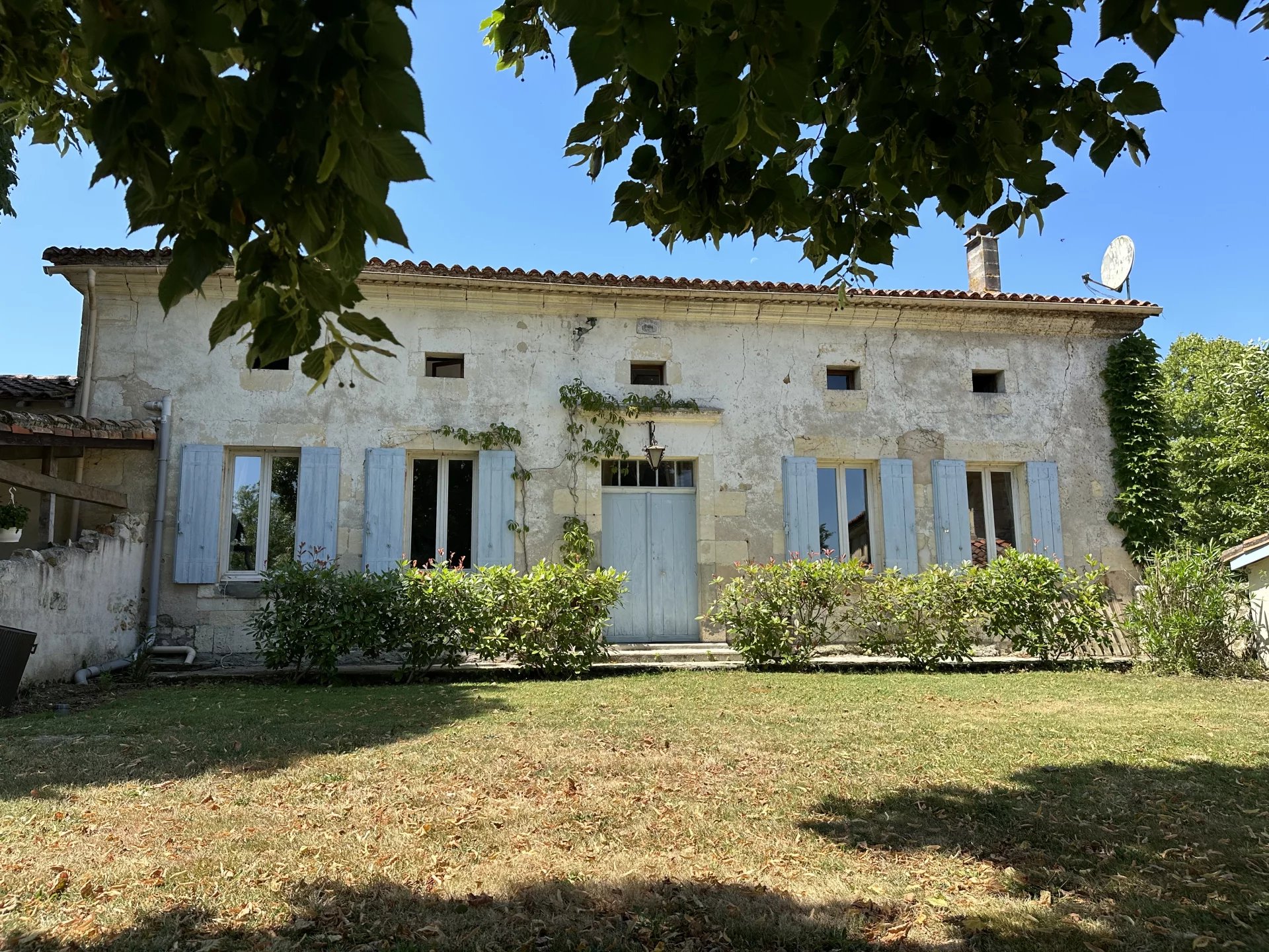 Beautiful Charentaise Stone House with Guest Cottage and Pool, Poitou-Charentes – France – BVI81637
