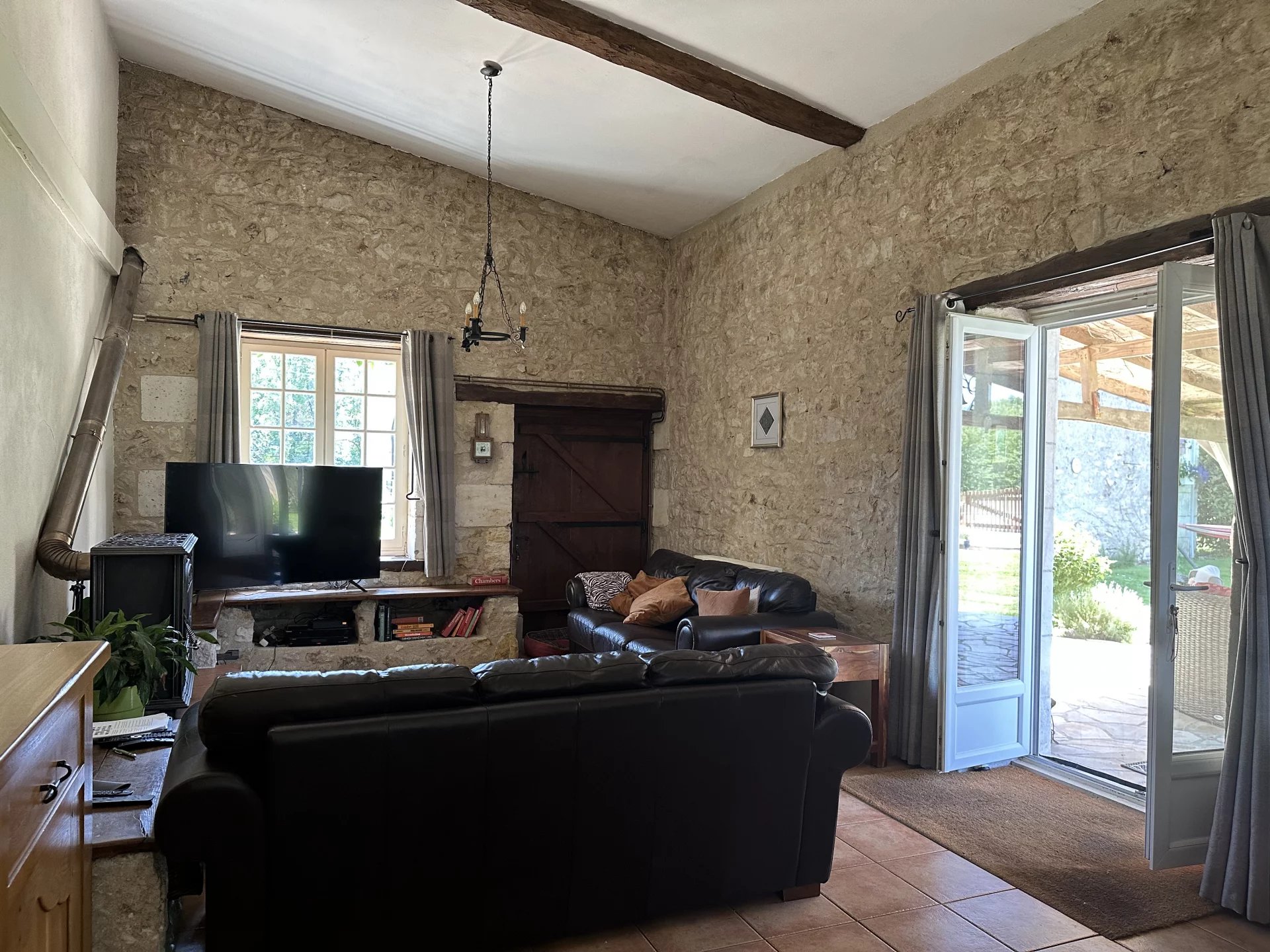 Beautiful Charentaise Stone House with Guest Cottage and Pool, Poitou-Charentes – France – BVI81637