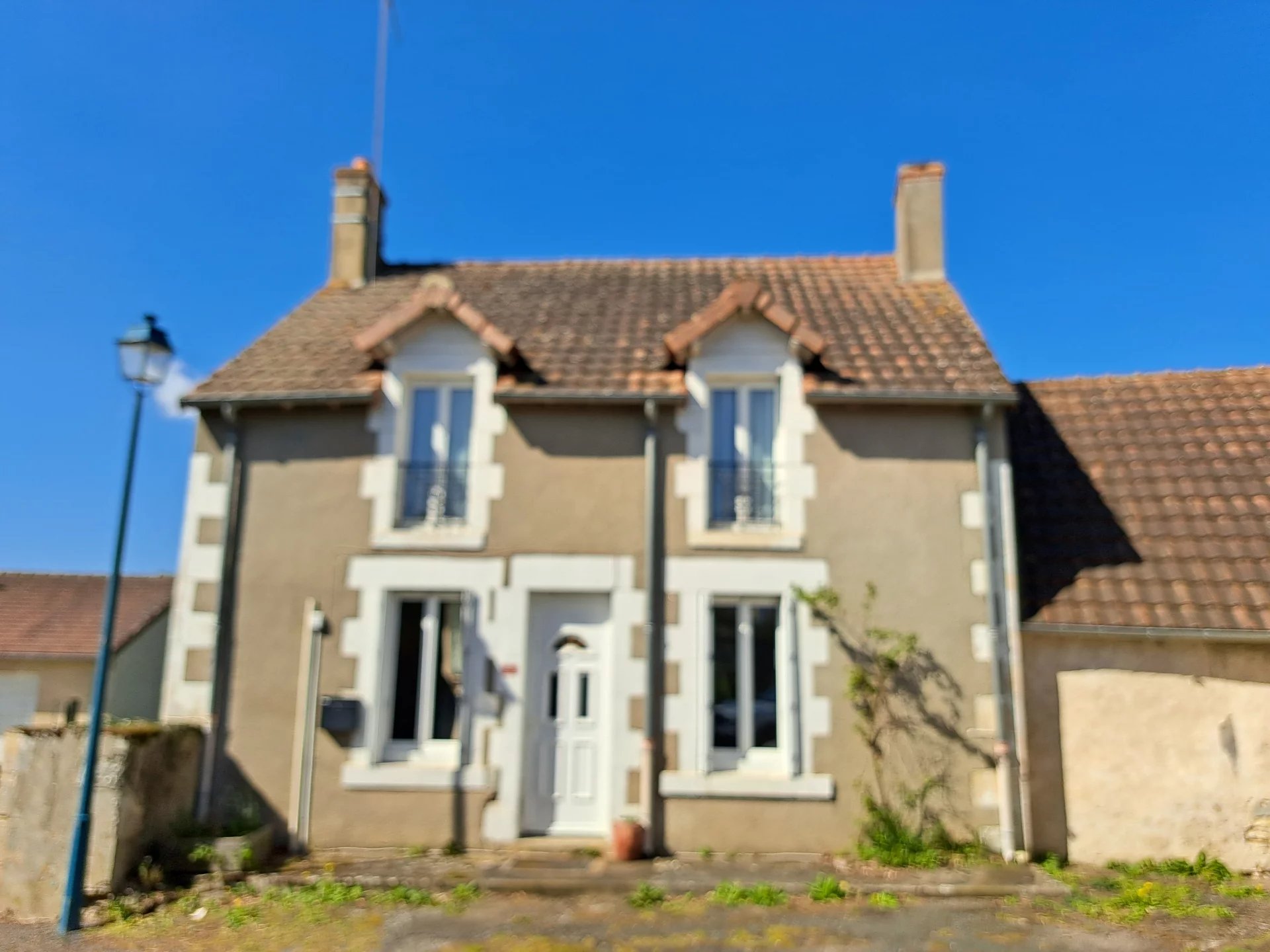 Charming detached cottage in a popular village, Poitou-Charentes – France – BVI79972
