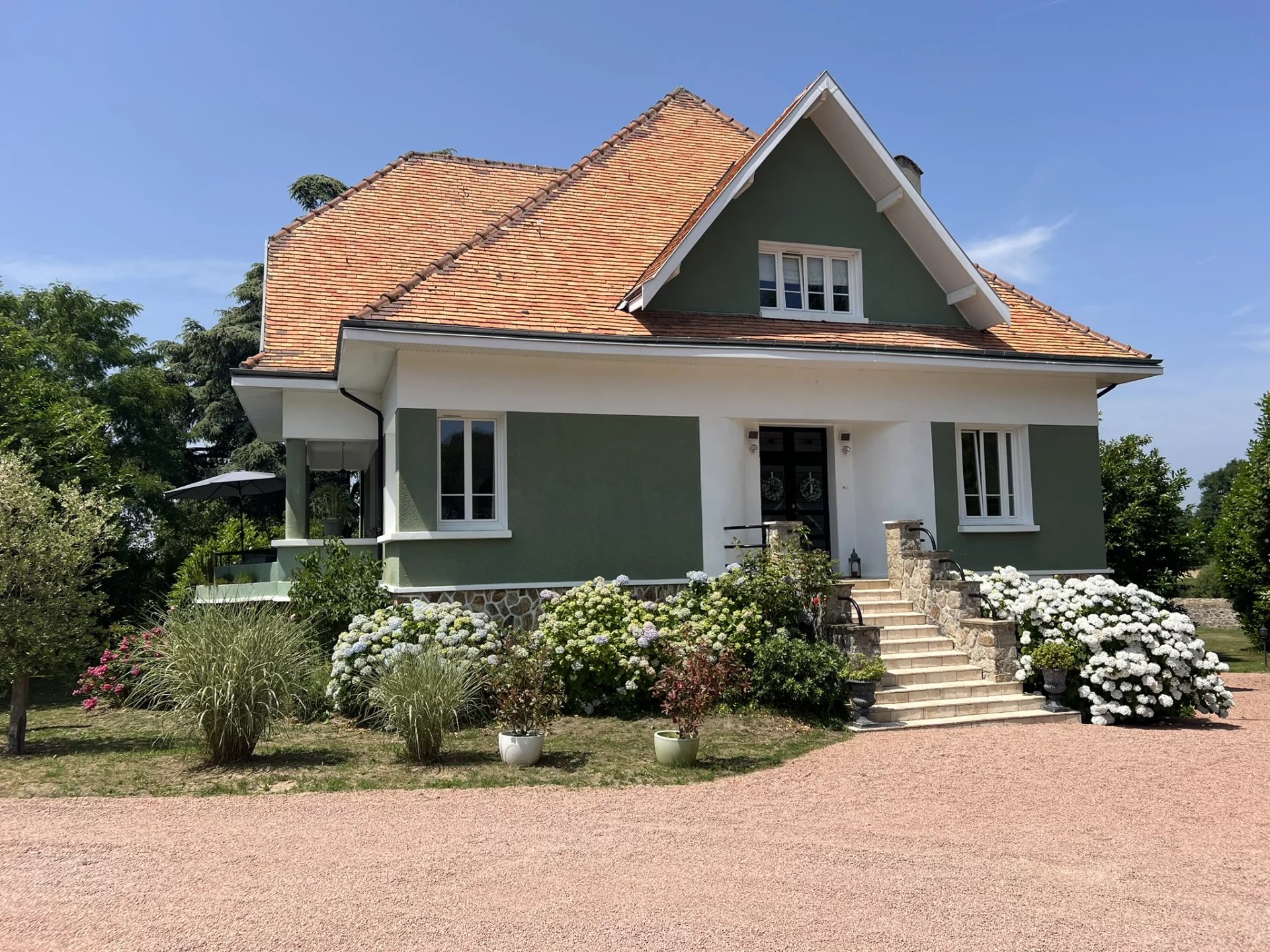 A generously-sized atypical property, Limousin – France – BVI81577