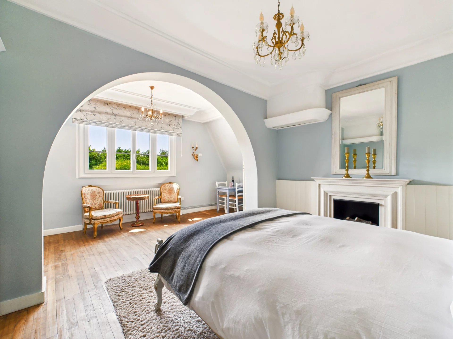 A generously-sized atypical property, Limousin – France – BVI81577