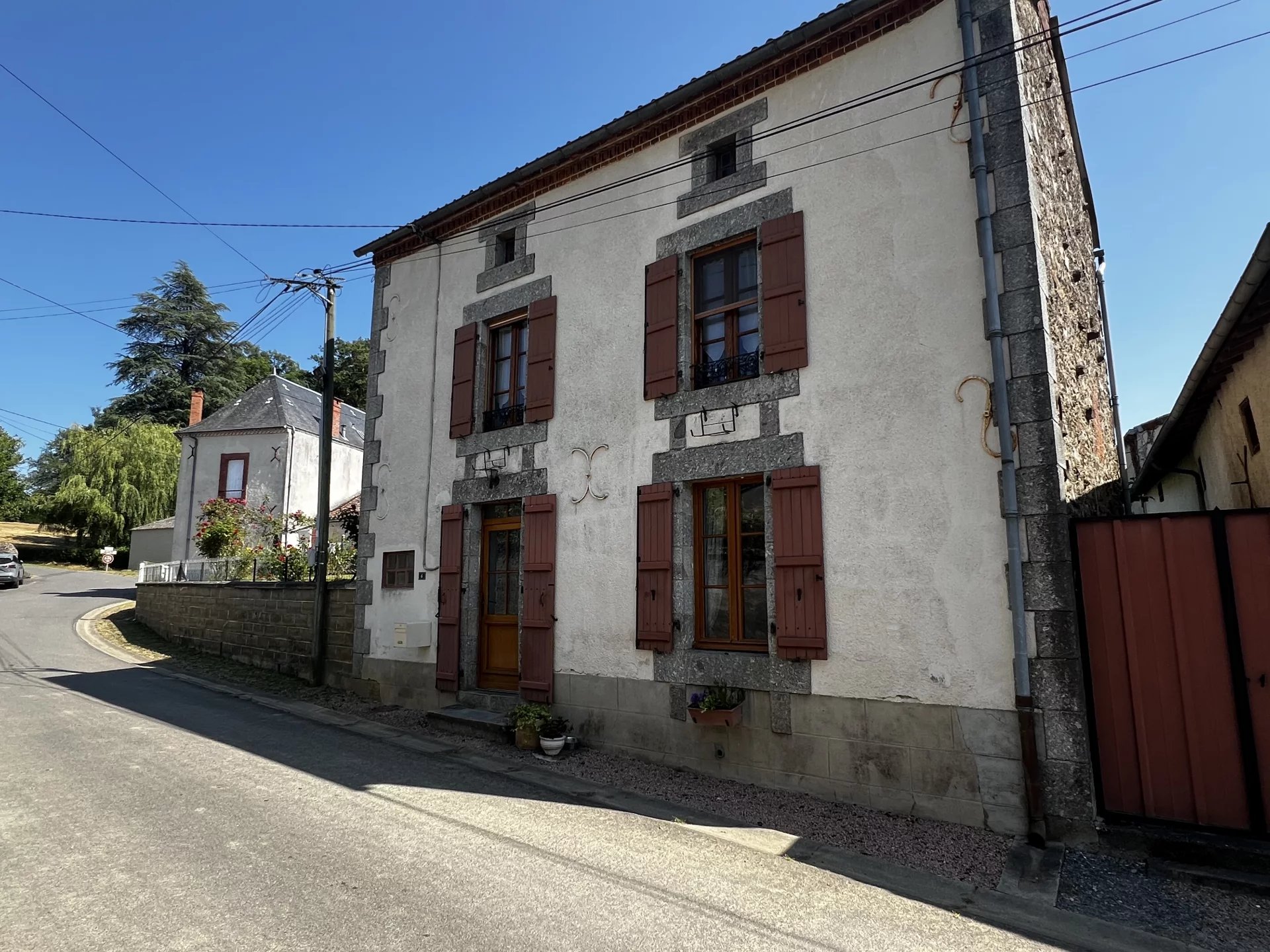 Detached 2-bed stone house in lively village with restaurant, Limousin – France – BVI81467