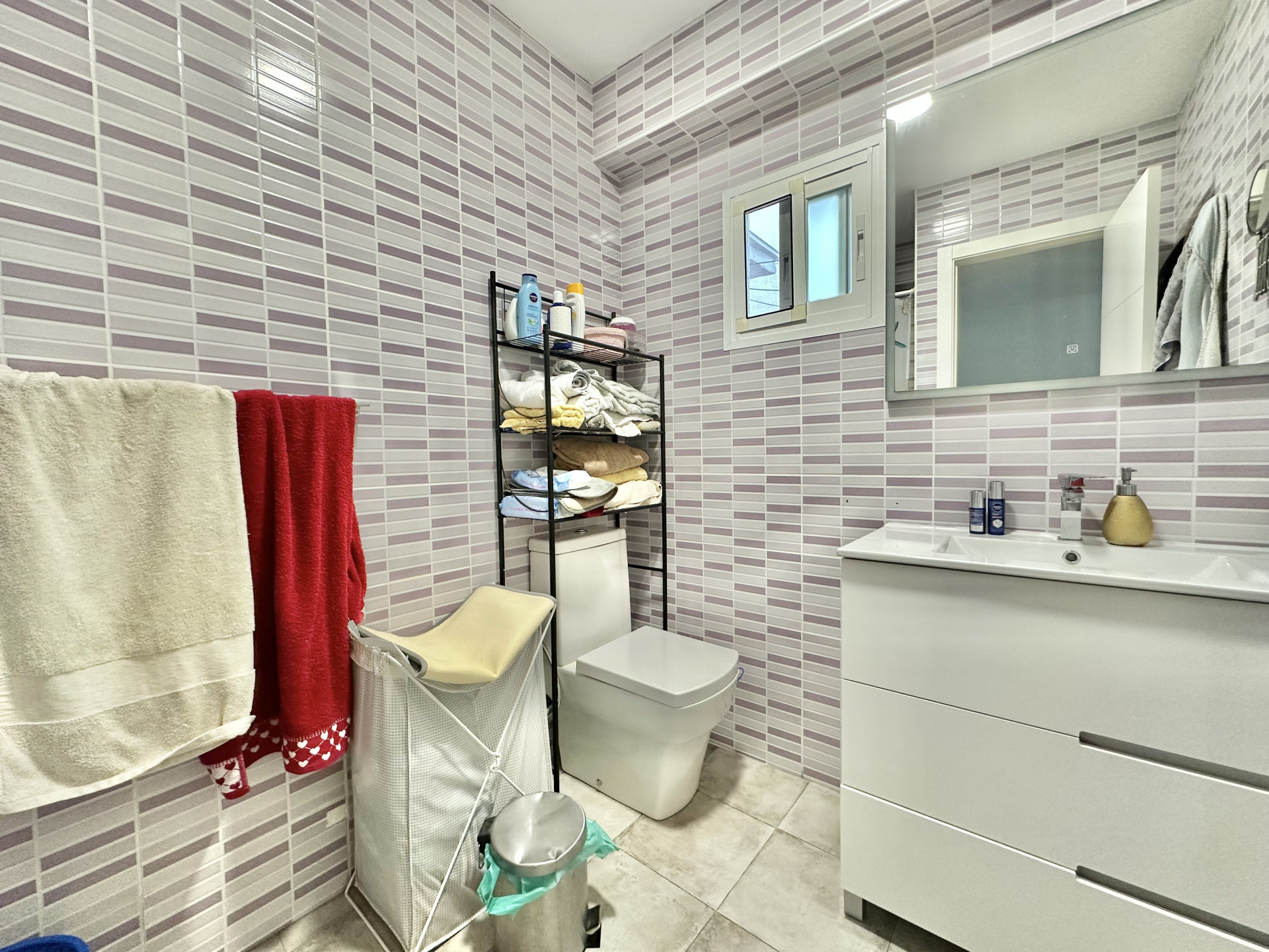 3 bedroom Apartment in Marbella, Malaga, Spain – 428-04686P