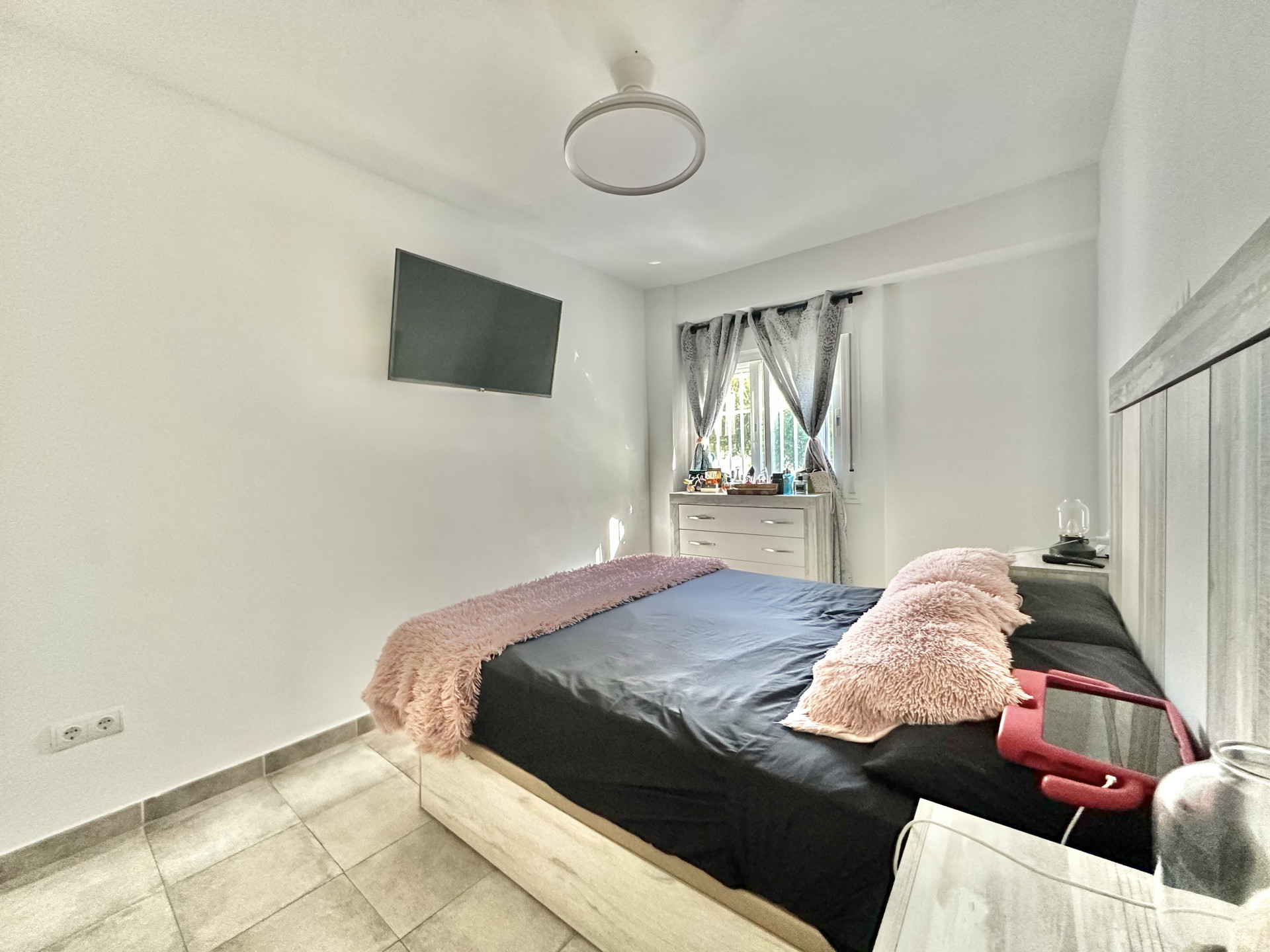 3 bedroom Apartment in Marbella, Malaga, Spain – 428-04686P