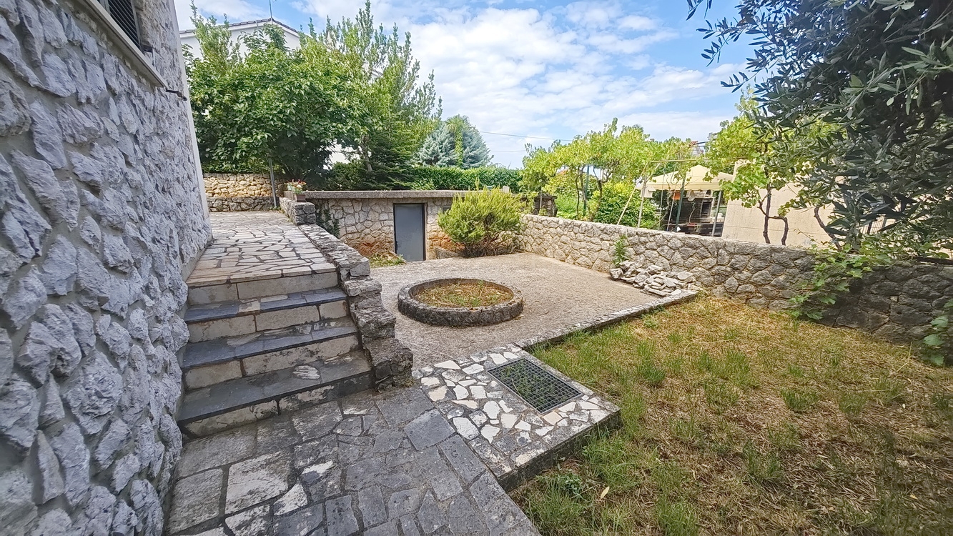 villa in Malinska-Dubašnica, Croatia – 103443