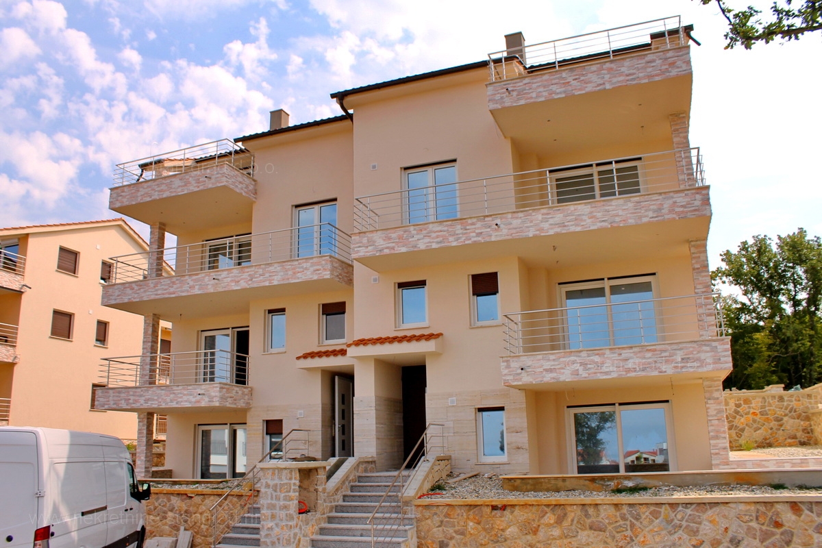 2 bedroom apartment in Omišalj, Croatia – 101893