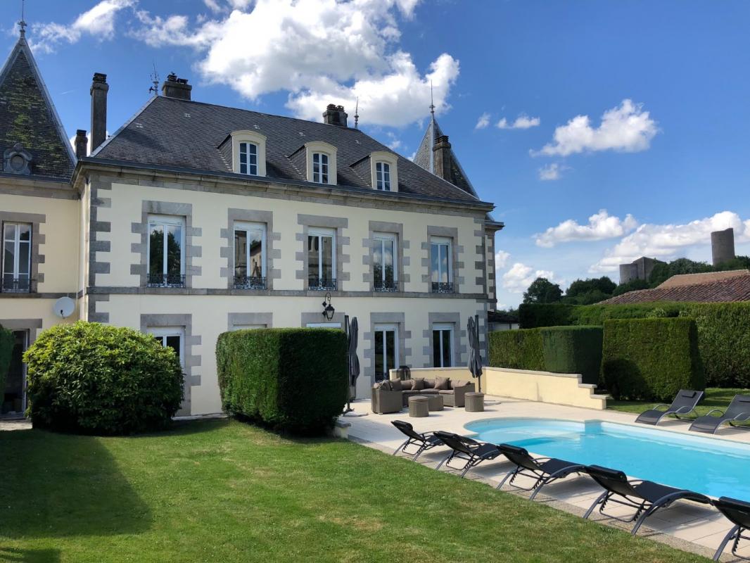 8 bedroom chateau in Chalus, Haute-Vienne, France