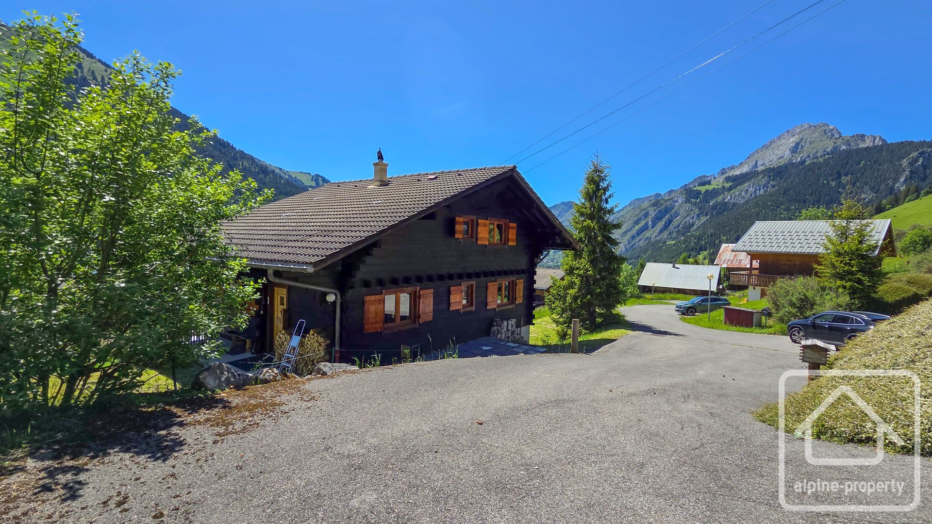 A Pleasant And Modern Chalet Situated In A Sunny Part Of La Chapelle D’Abondance With Outstanding Views. – CHALETLEBOREAL
