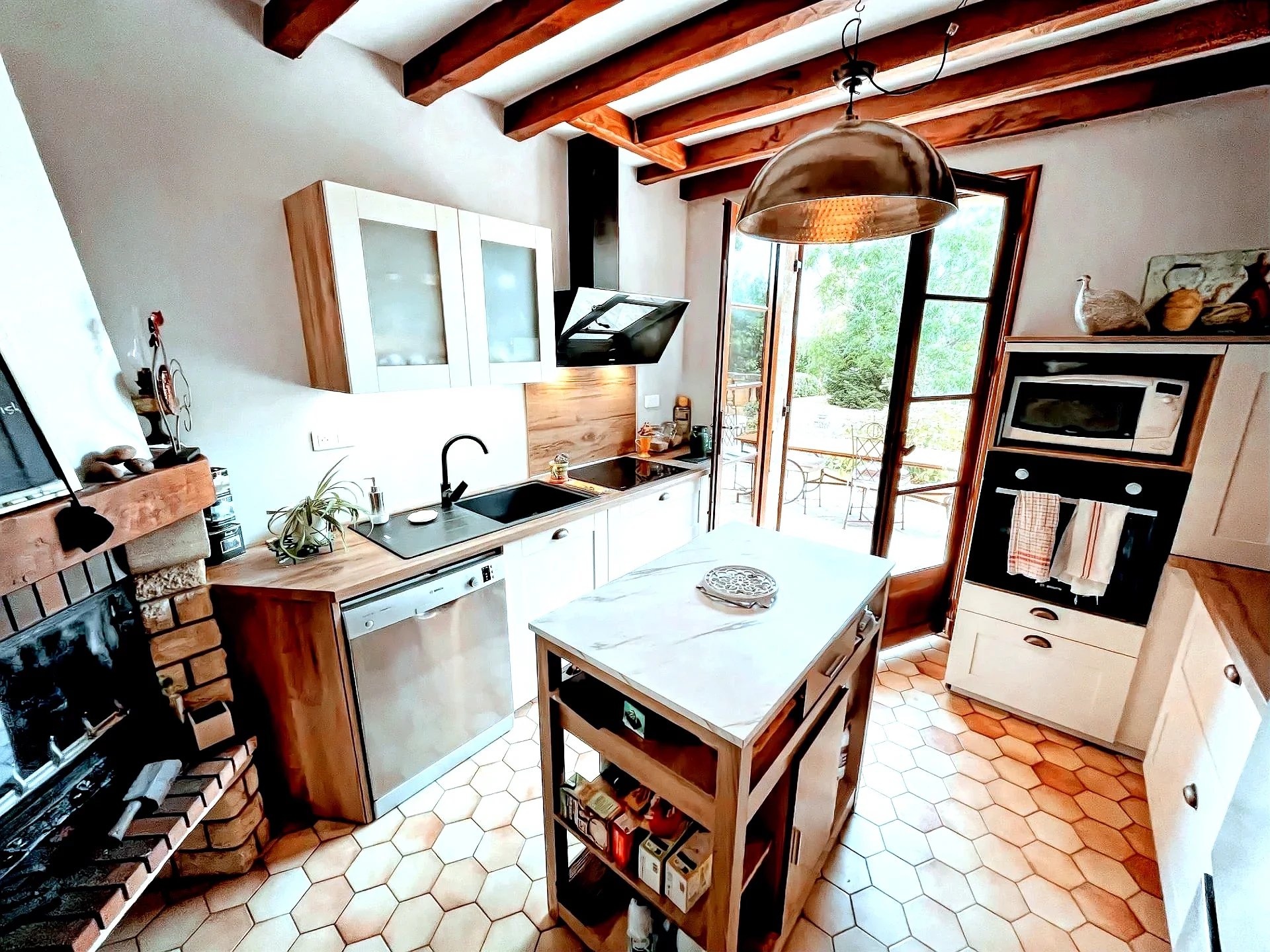 Contemporary perigordine family home in idyllic surroundings, Aquitaine – France – BVI81730