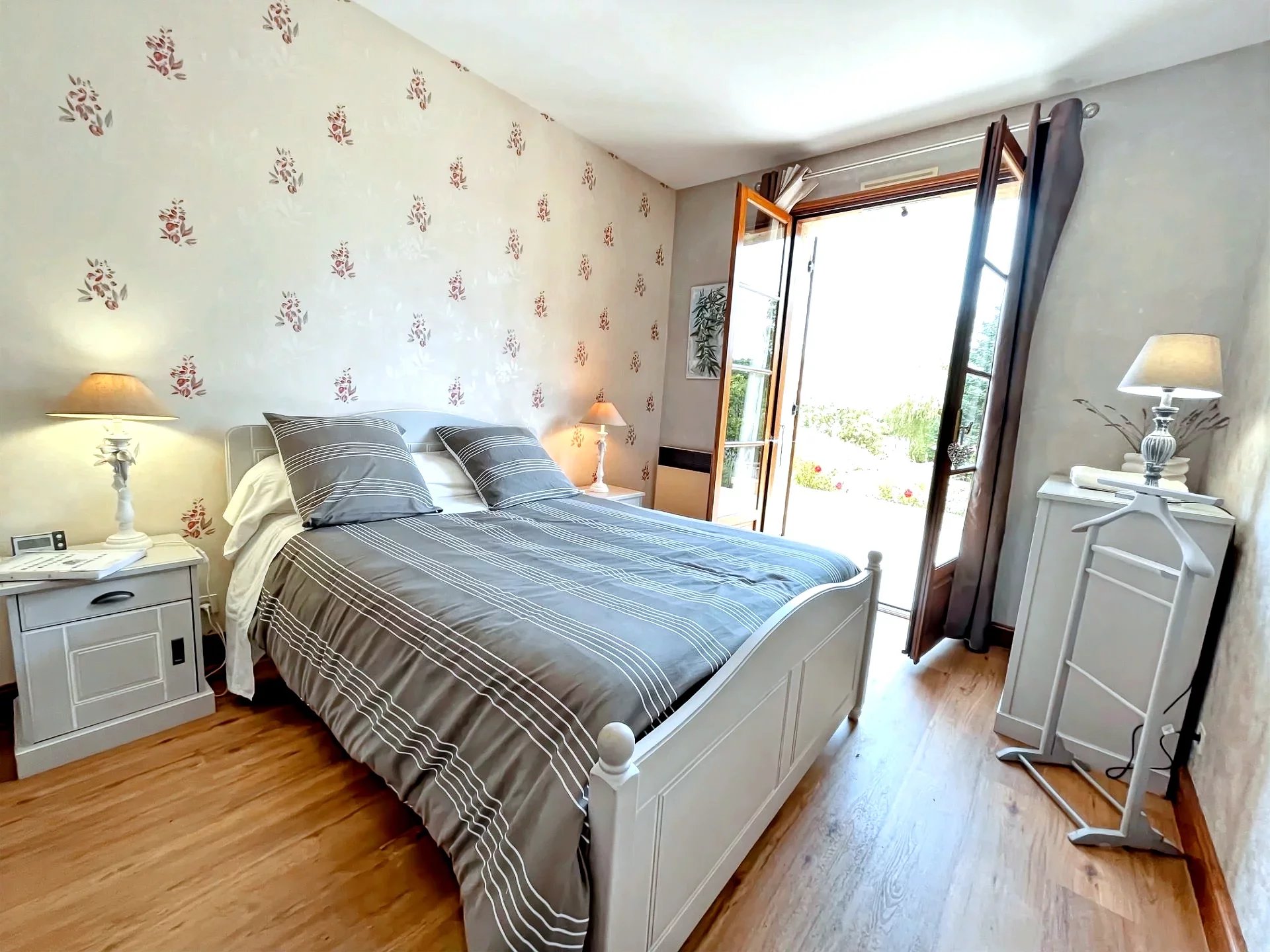 Contemporary perigordine family home in idyllic surroundings, Aquitaine – France – BVI81730