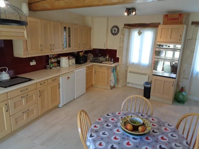 Charming 3 bedroom village house with a sunny courtyard garden and parking, Poitou-Charentes – France – BVI77869