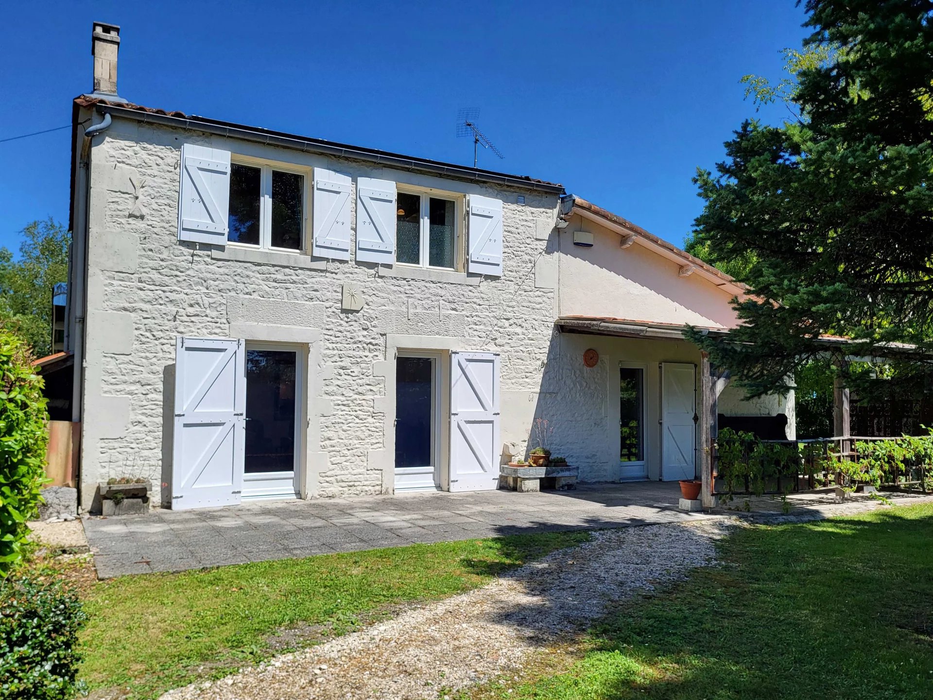 Detached stone village house with enclosed garden, garages and solar-panels, Poitou-Charentes – France – BVI72315