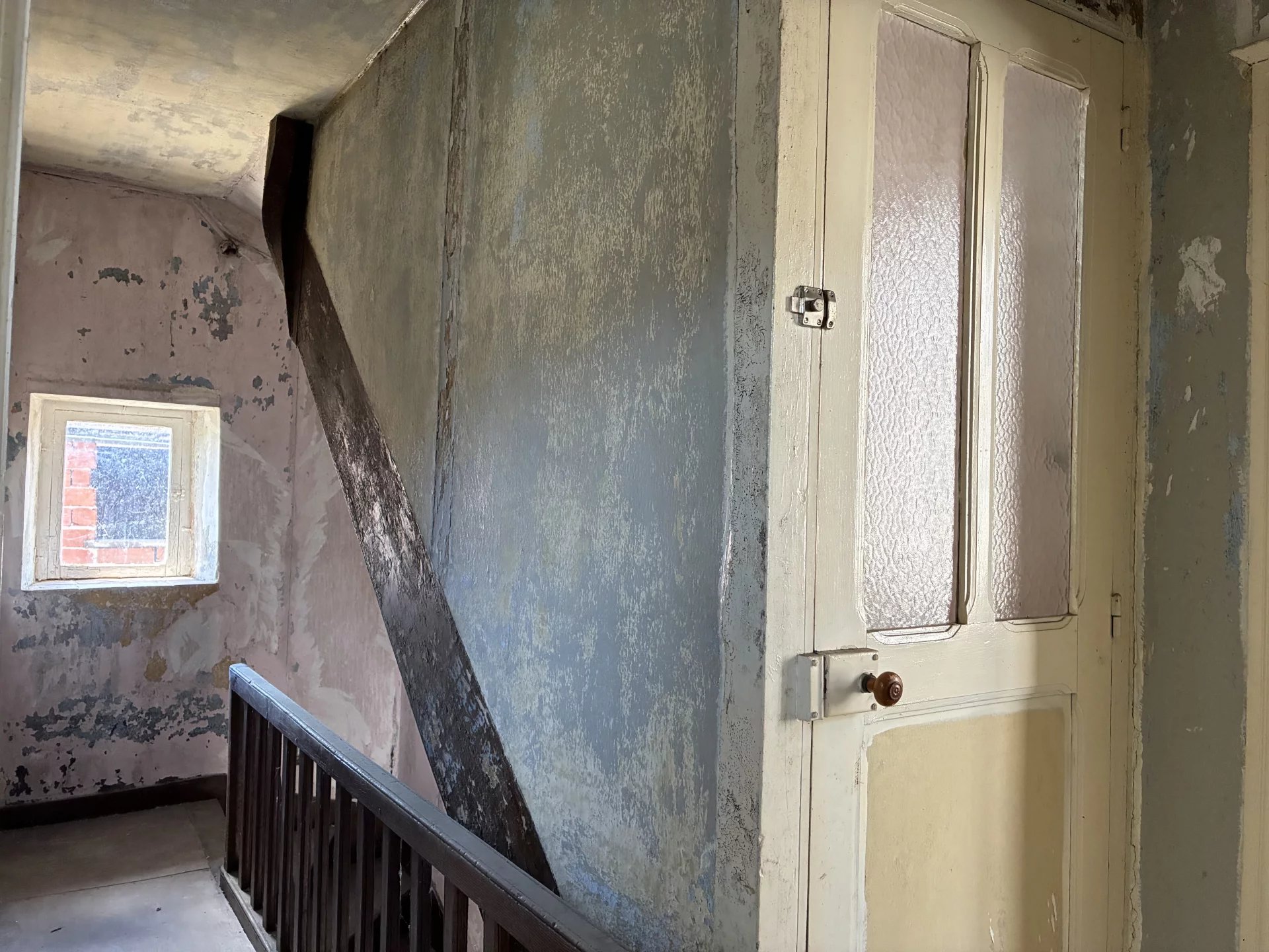 Townhouse to renovate in the heart of Montmorillon, Poitou-Charentes – France – BVI79257