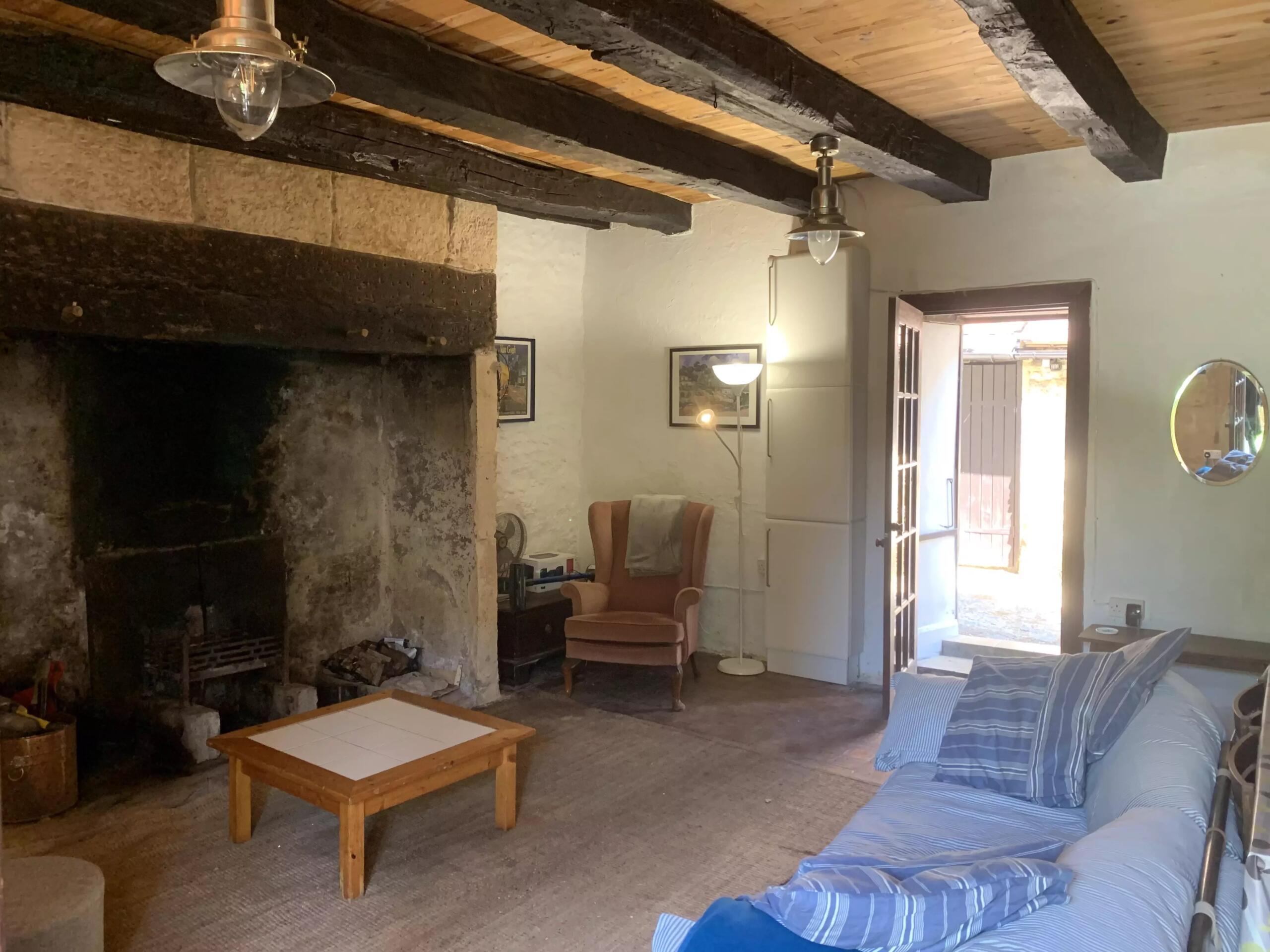 Character Property to Renovate in Peaceful Hamlet Setting, Aquitaine – France – BVI80995