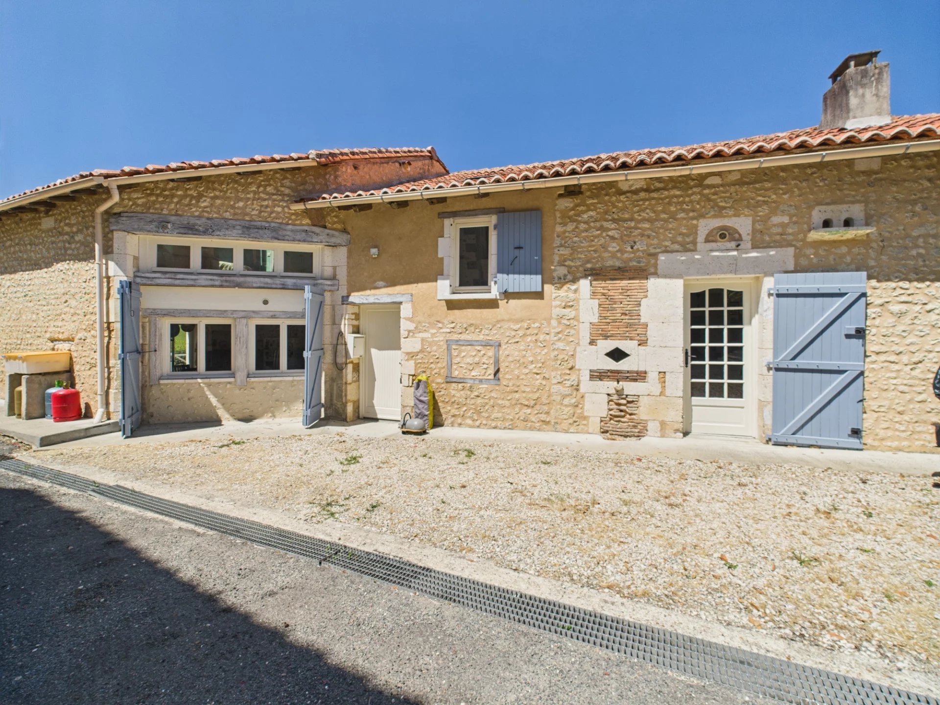 Charming property with breathtaking views, Poitou-Charentes – France – BVI81059