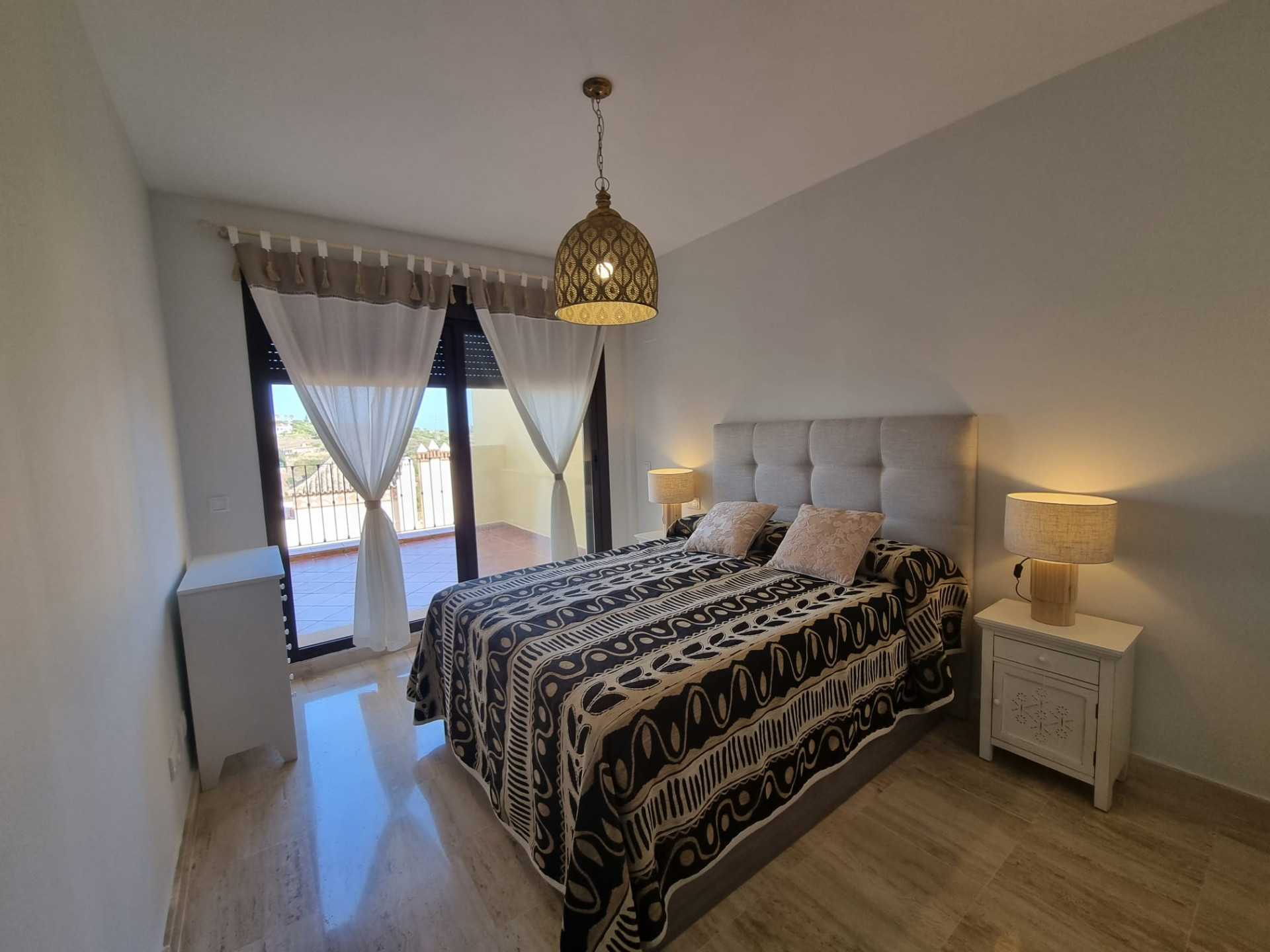 2 bedroom Penthouse in Estepona, Malaga, Spain – 428-04706E