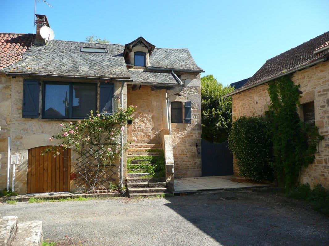 7 bedroom corps de ferme in Salles Courbaties, Aveyron, France