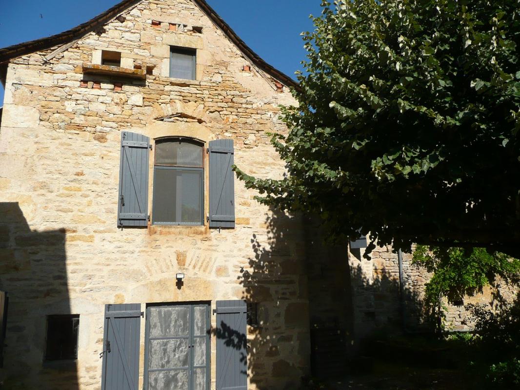 7 bedroom corps de ferme in Salles Courbaties, Aveyron, France