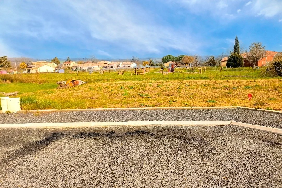 terrain in Saint Gauzens, Tarn, France – 7293CF8F8FC54A81