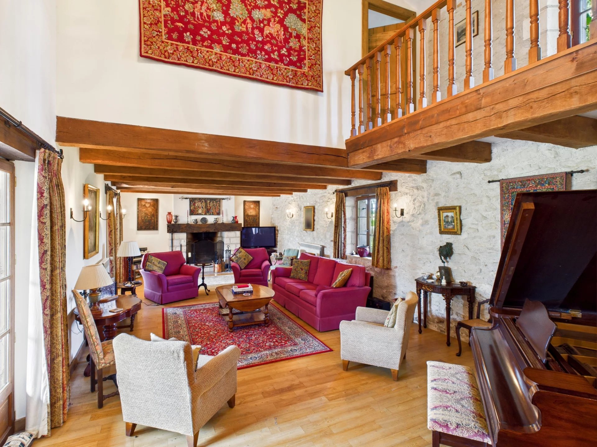 Beautifully Renovated Former Vigneron’s Home with Cottage and Pool in the Tarn Countryside, Midi-Pyrénées – France – BVI81104