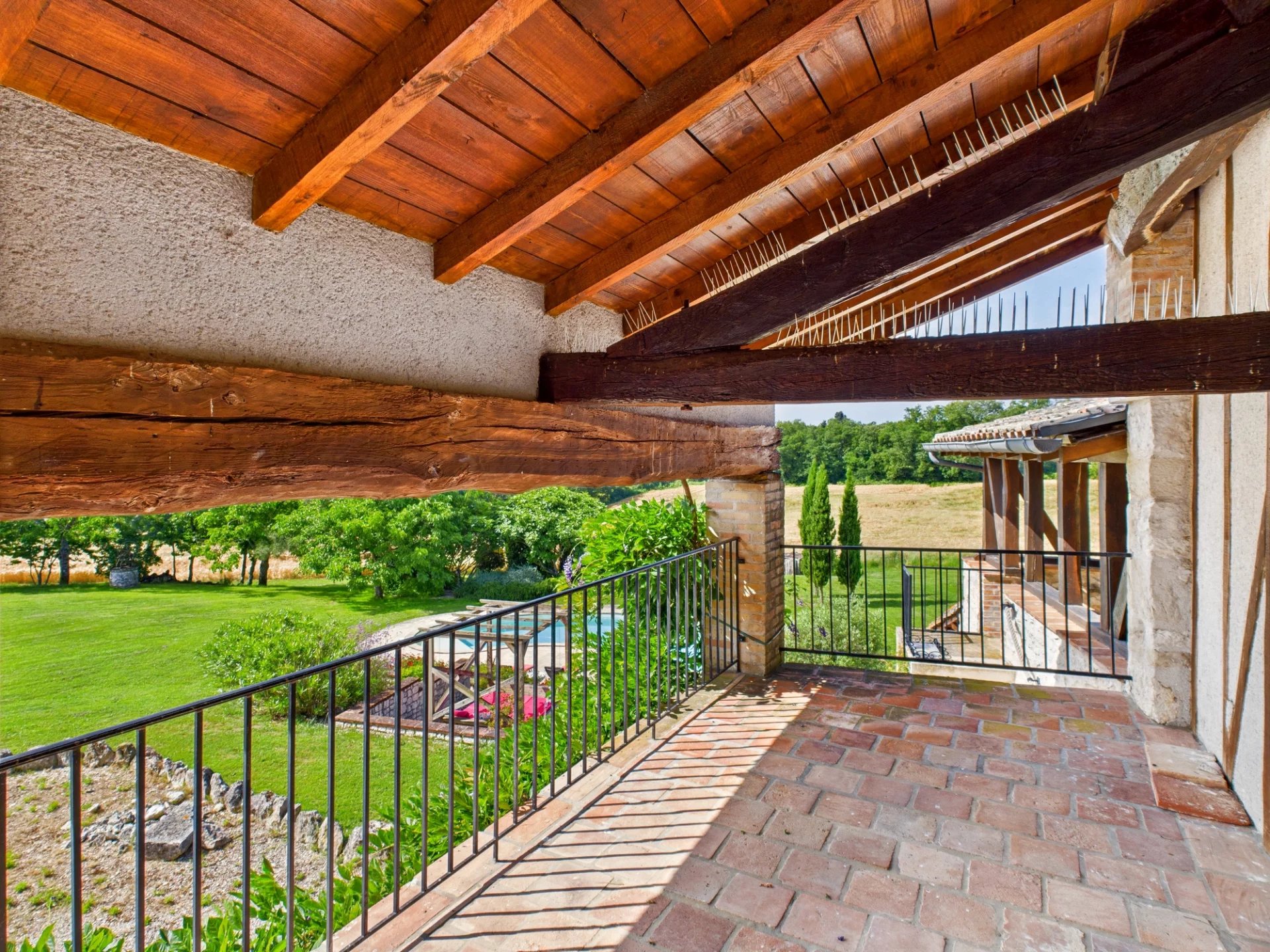 Beautifully Renovated Former Vigneron’s Home with Cottage and Pool in the Tarn Countryside, Midi-Pyrénées – France – BVI81104