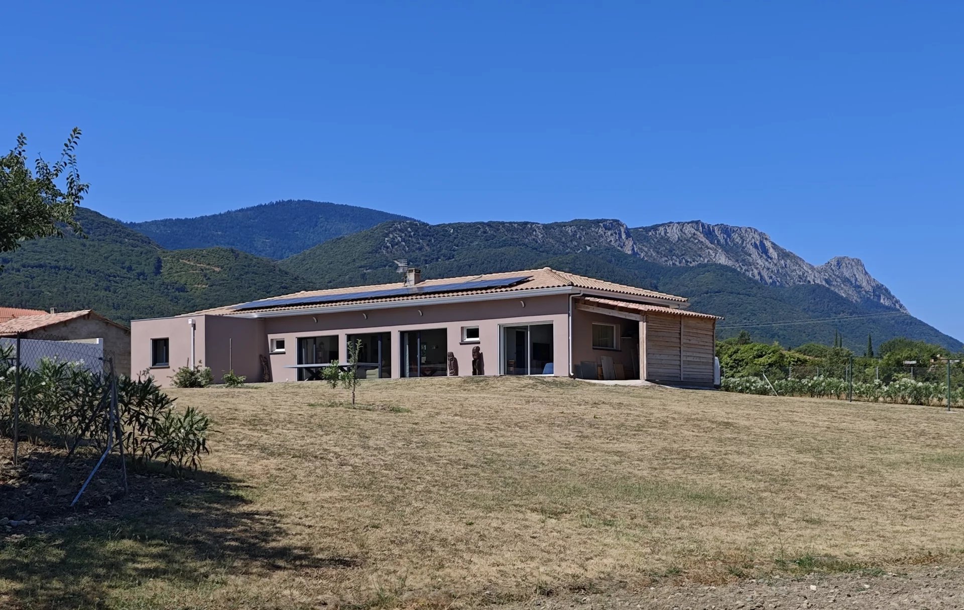 Caudies-de- Fenouillèdes : Contemporary, single-storey villa with mountain views, Languedoc-Roussillon – France – BVI81845