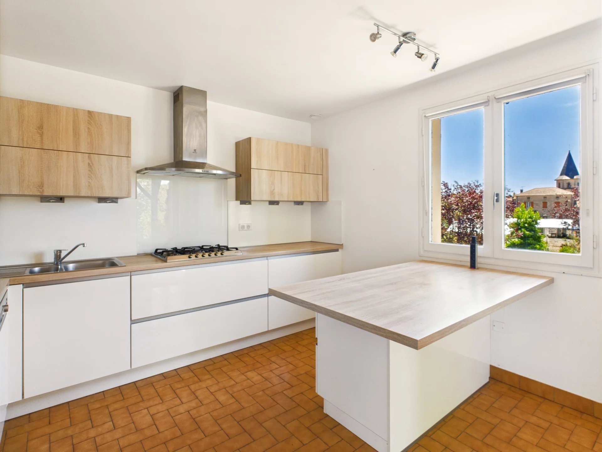 Spacious Family Home – Edge of Village, Aquitaine – France – BVI81712