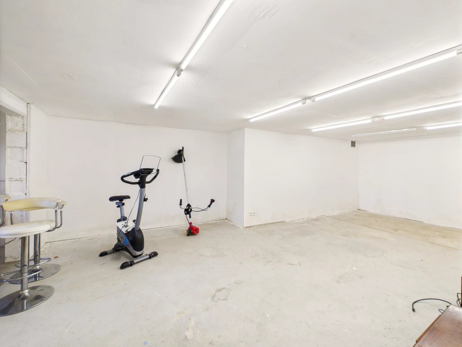 Spacious Family Home – Edge of Village, Aquitaine – France – BVI81712