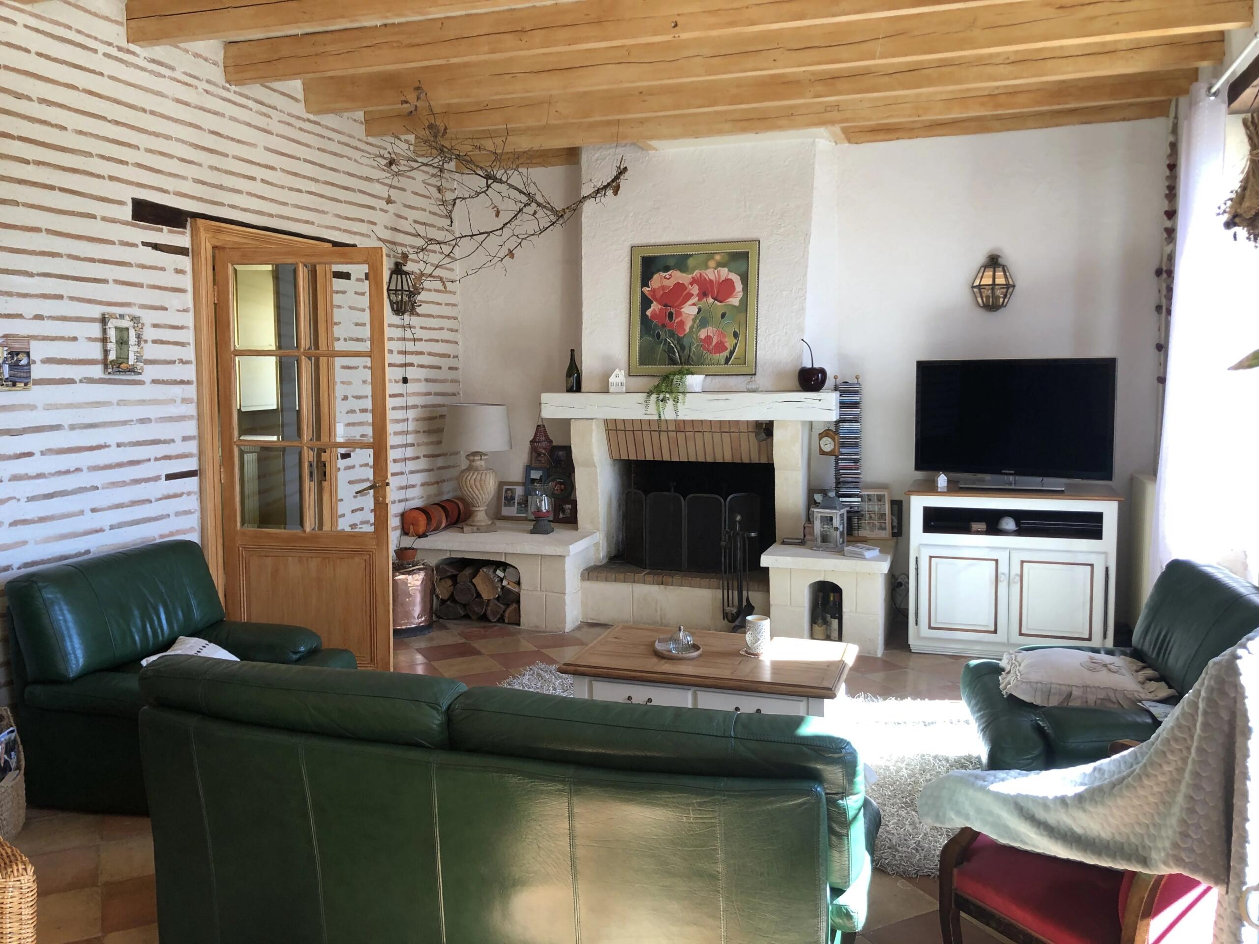 1 hour from Bordeaux – Character property with swimming pool, outbuildings, petanque area, Aquitaine – France – BVI78172