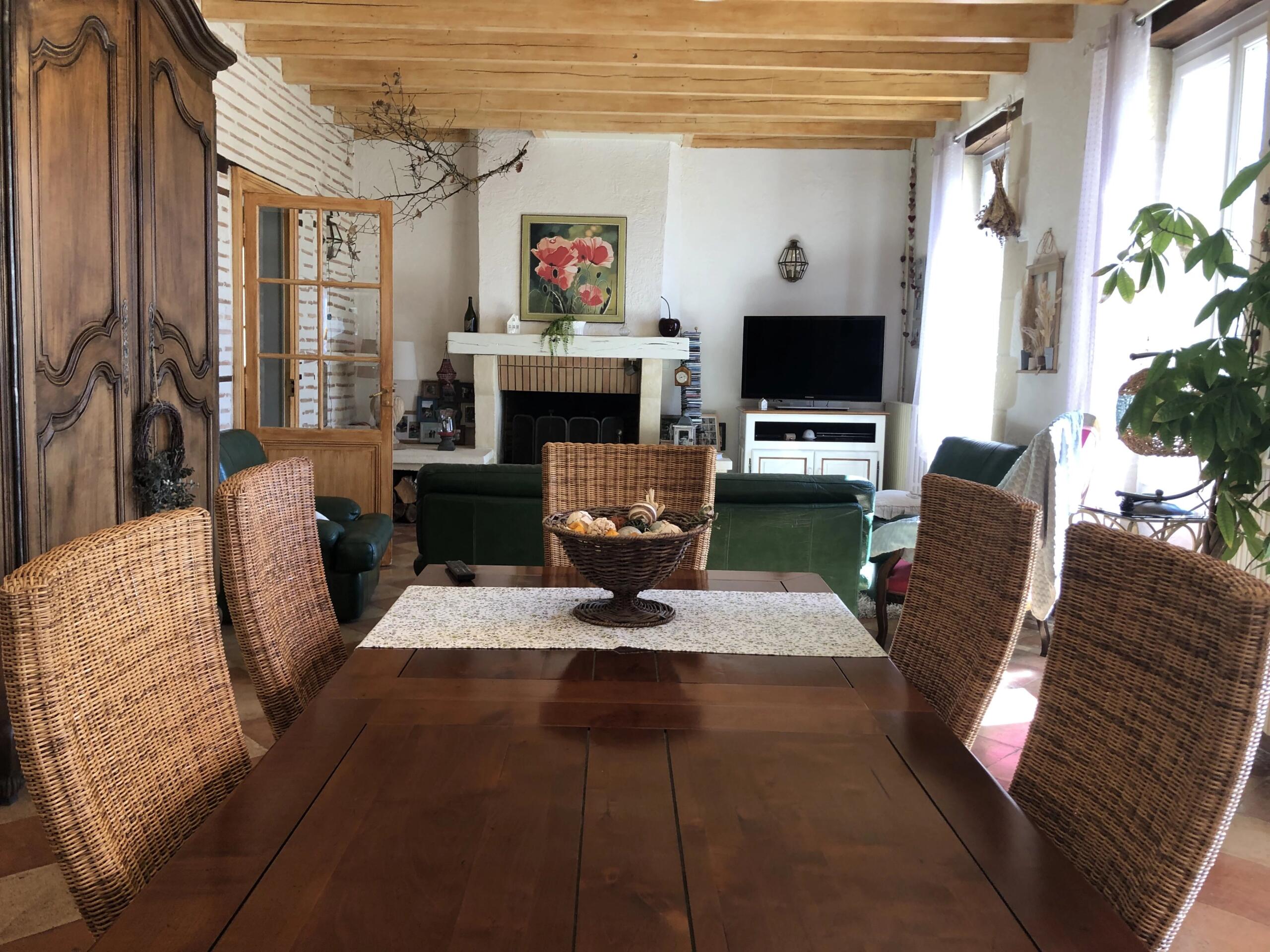 1 hour from Bordeaux – Character property with swimming pool, outbuildings, petanque area, Aquitaine – France – BVI78172