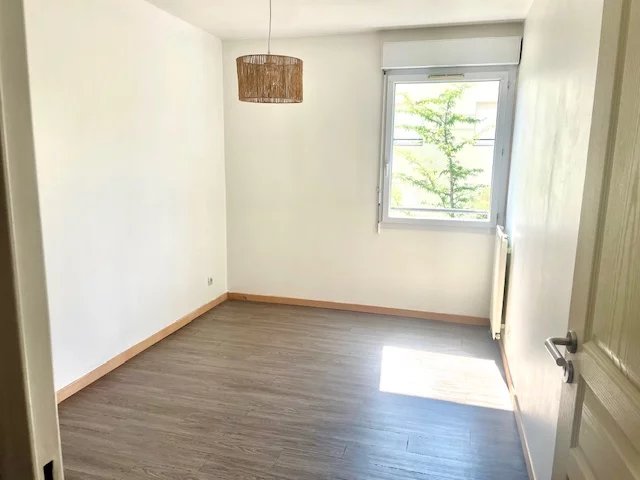 Bright apartment in Aix-en-Provence, 69 m², 3 rooms, Provence-Alpes-Côte d’Azur – France – BVI81509