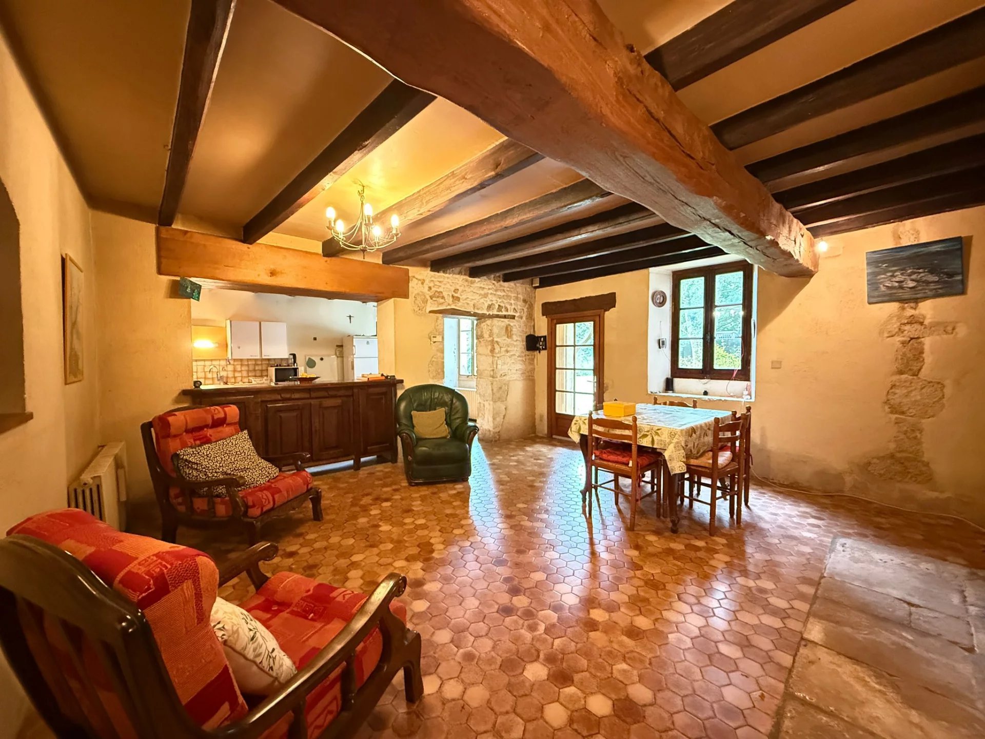 Beautiful 4-Bedroom Stone Property in a Tranquil Neighbourhood, Poitou-Charentes – France – BVI81013