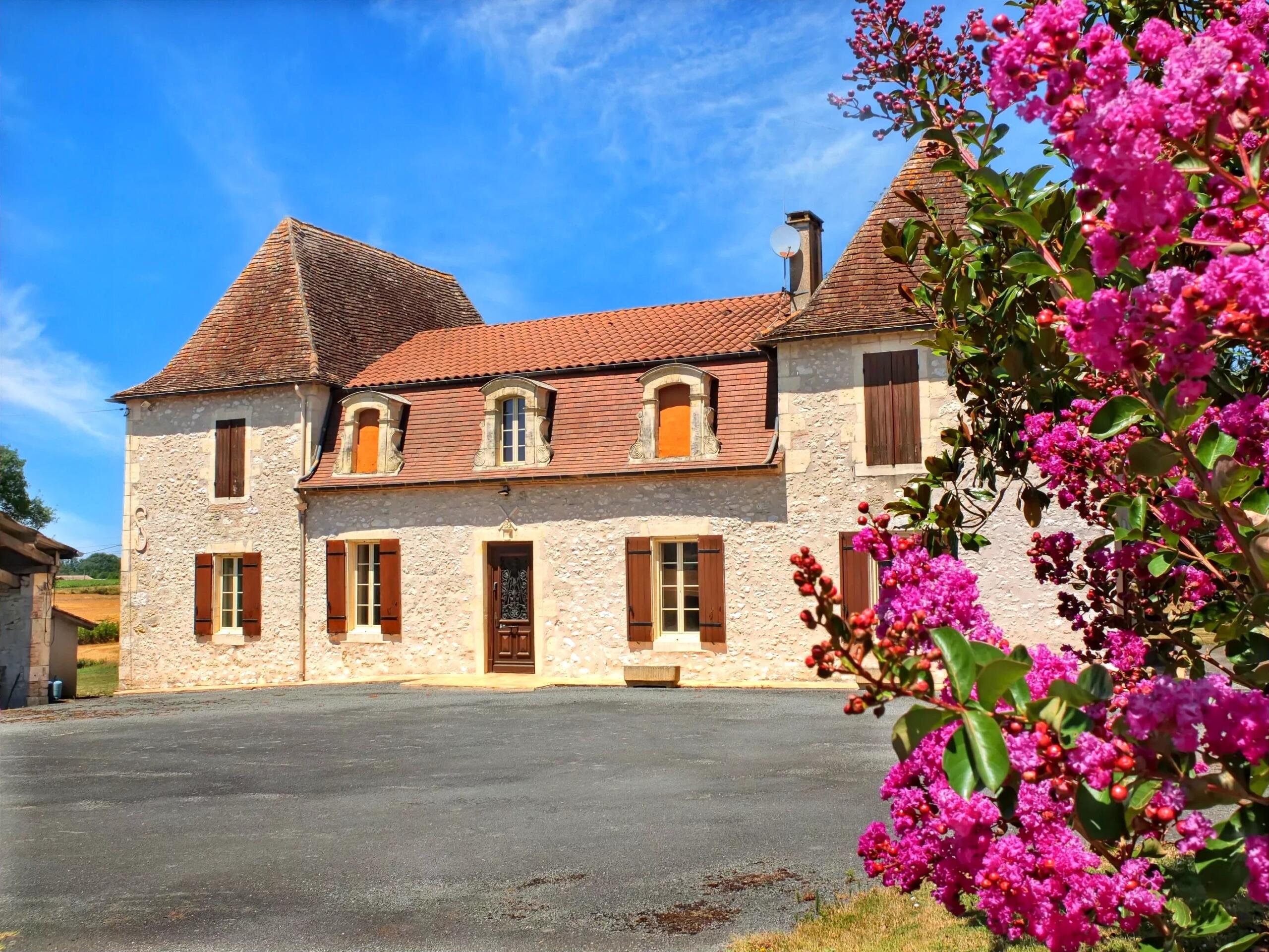 Charming Countryside Property with Exceptional Potential, Aquitaine – France – BVI77218