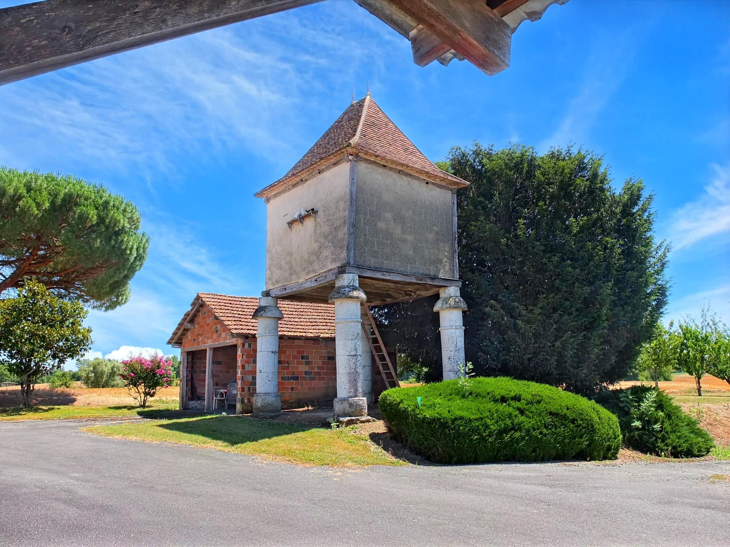 Charming Countryside Property with Exceptional Potential, Aquitaine – France – BVI77218