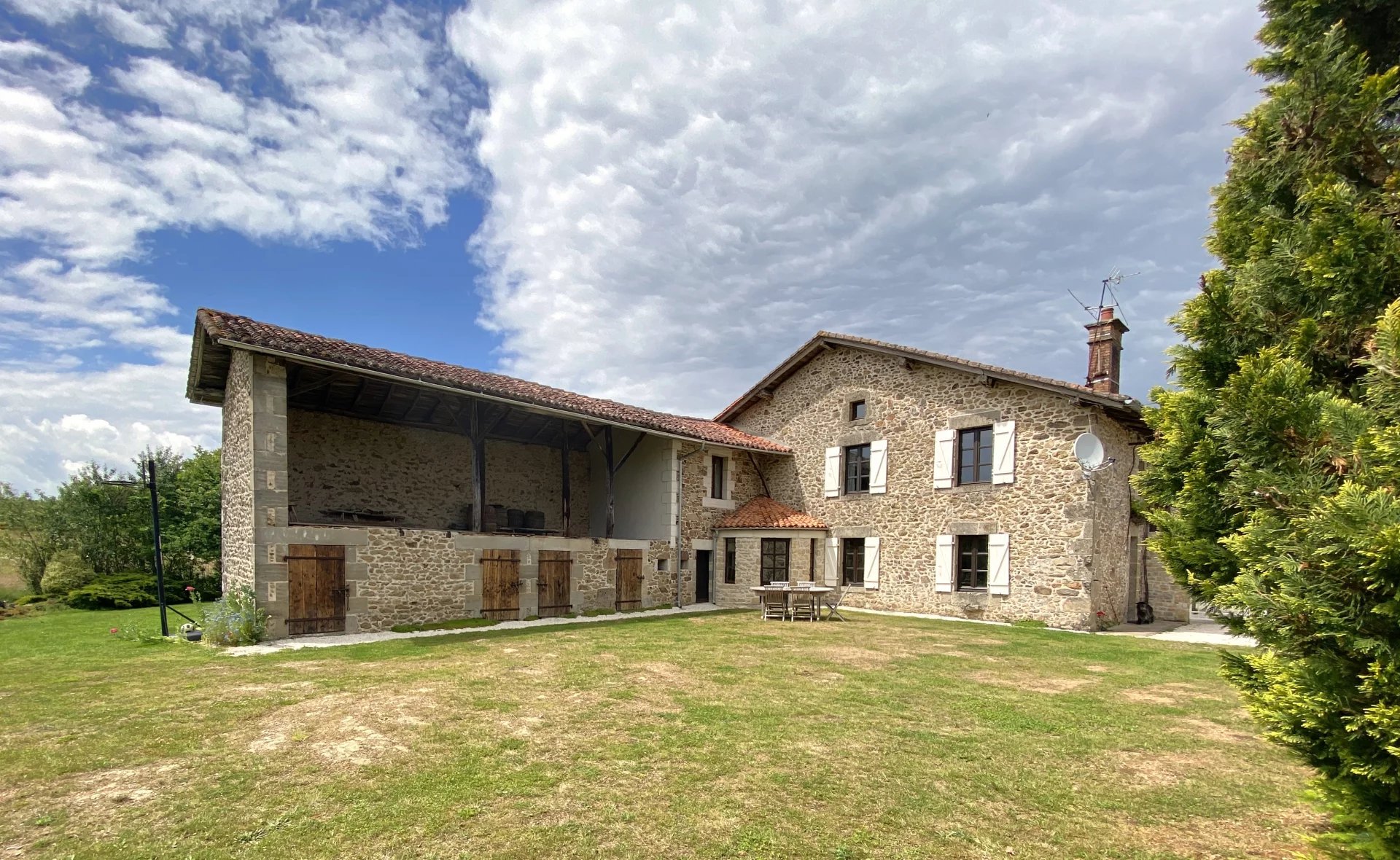 Beautiful stone built property, with 4 double bedrooms and over 4 acres of attached land, Poitou-Charentes – France – BVI75642
