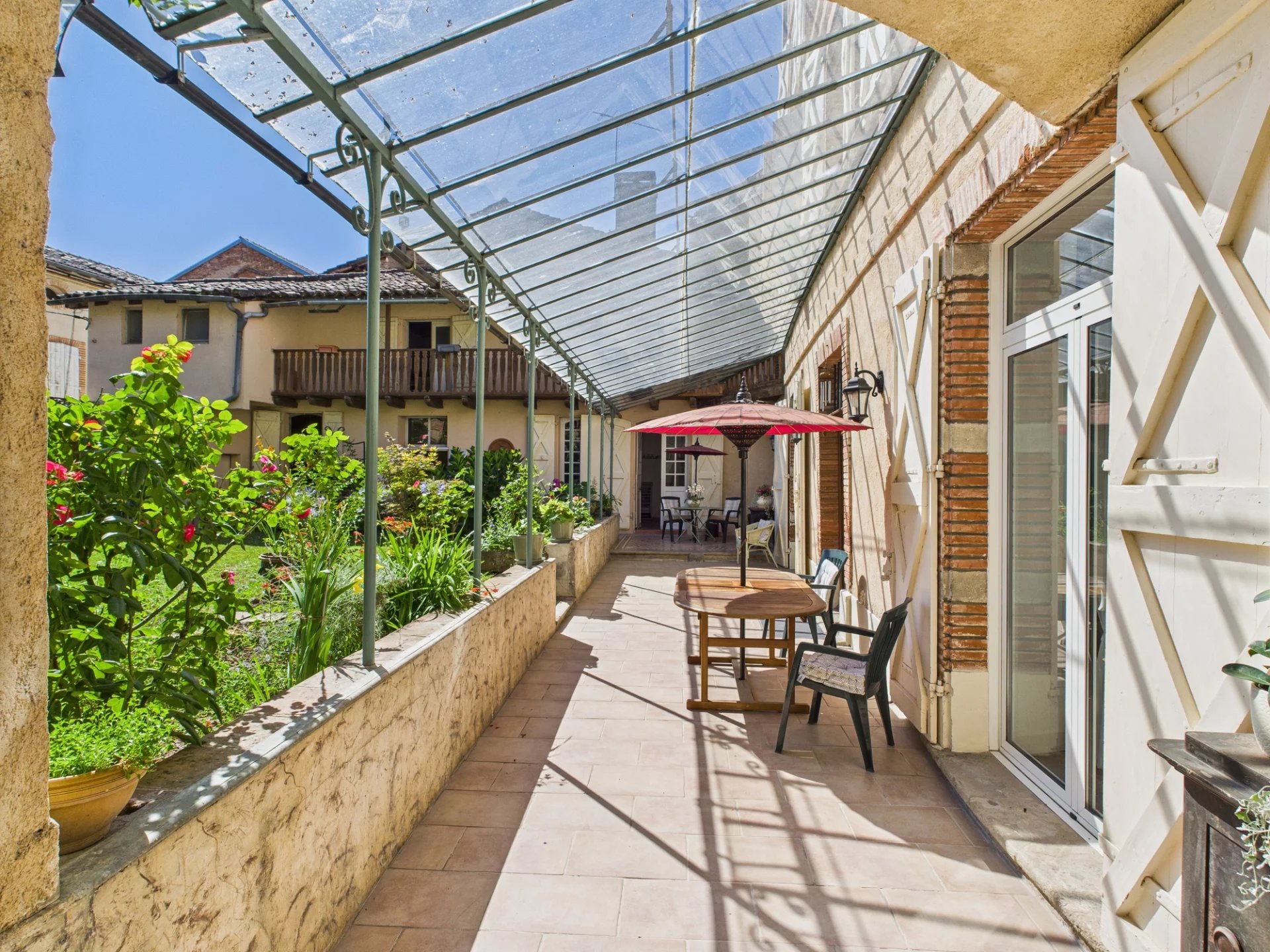 Elegant urban villa with historic charm and unique potential – Moissac, southwest France, Midi-Pyrénées – France – BVI80144