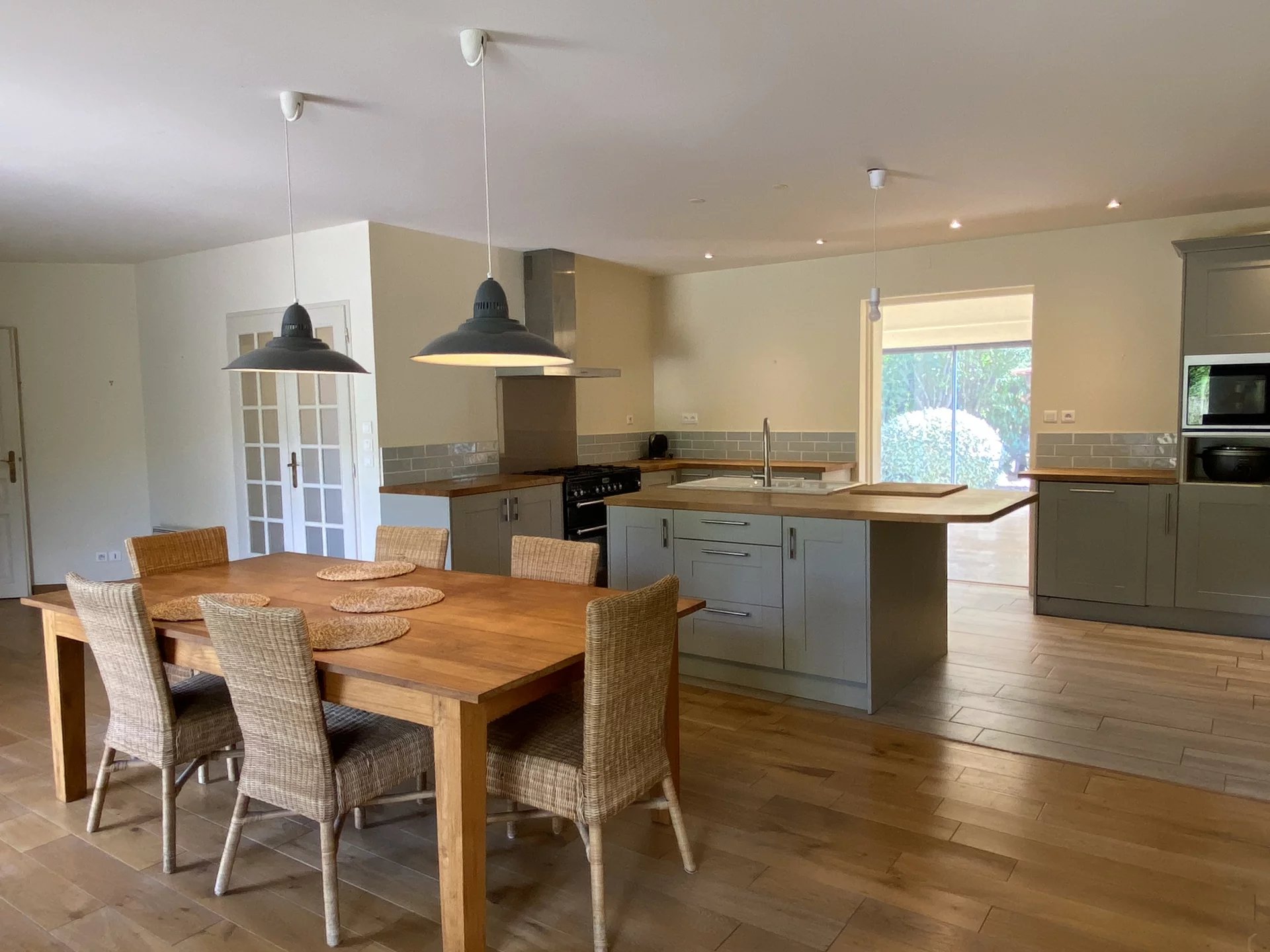 Contemporary Home with Heated Pool, Landscaped Garden & Complete Privacy – Near Tournon-d’Agenais, Aquitaine – France – BVI77334