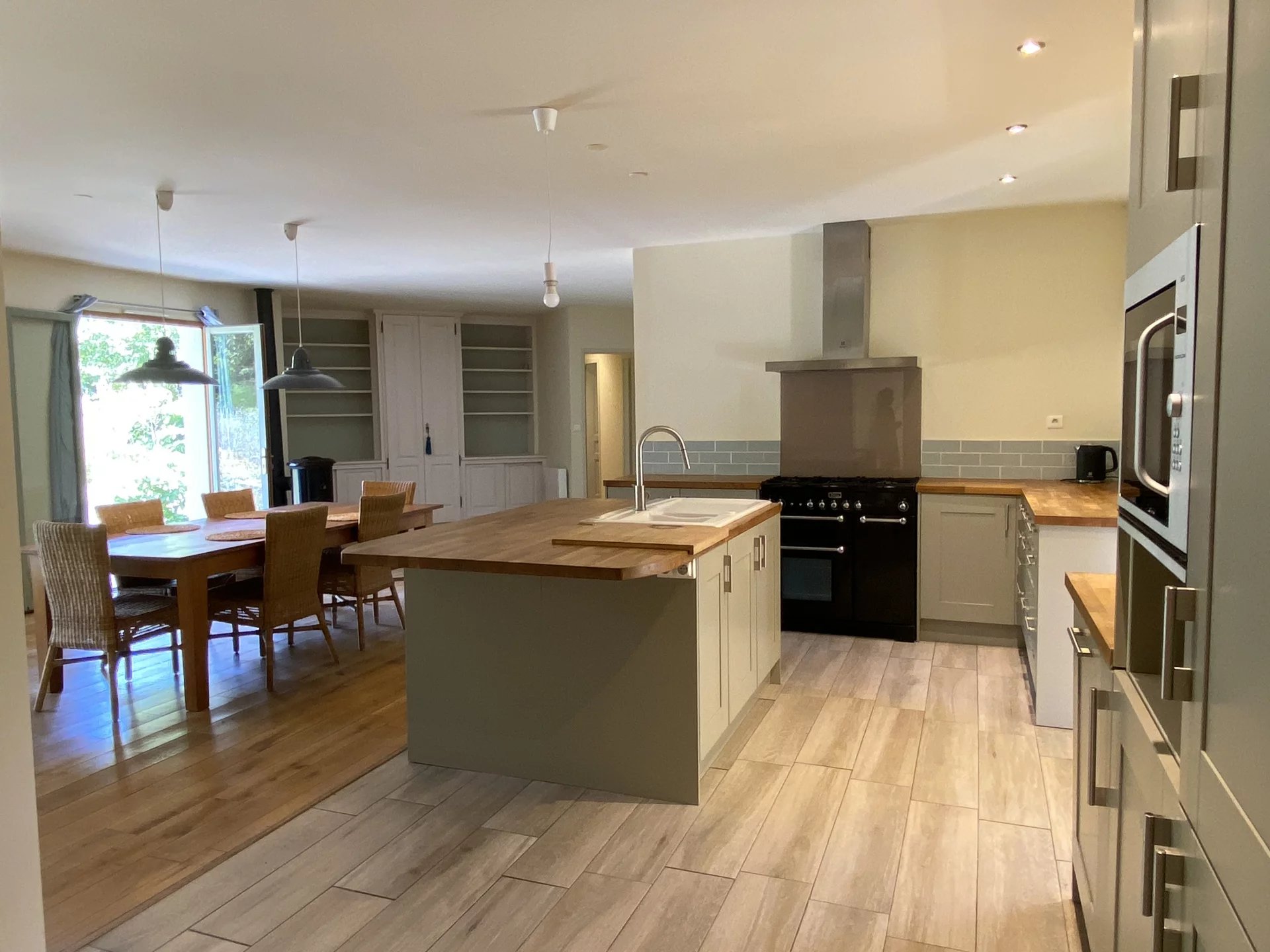 Contemporary Home with Heated Pool, Landscaped Garden & Complete Privacy – Near Tournon-d’Agenais, Aquitaine – France – BVI77334